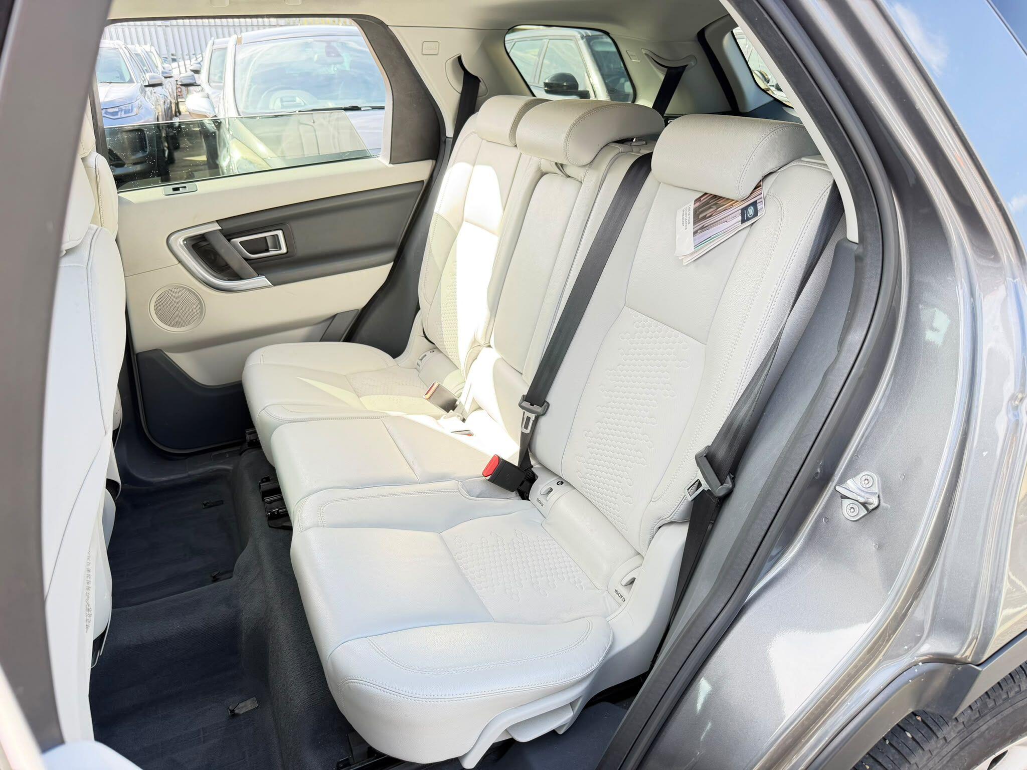 Land Rover Discovery Sport view 18