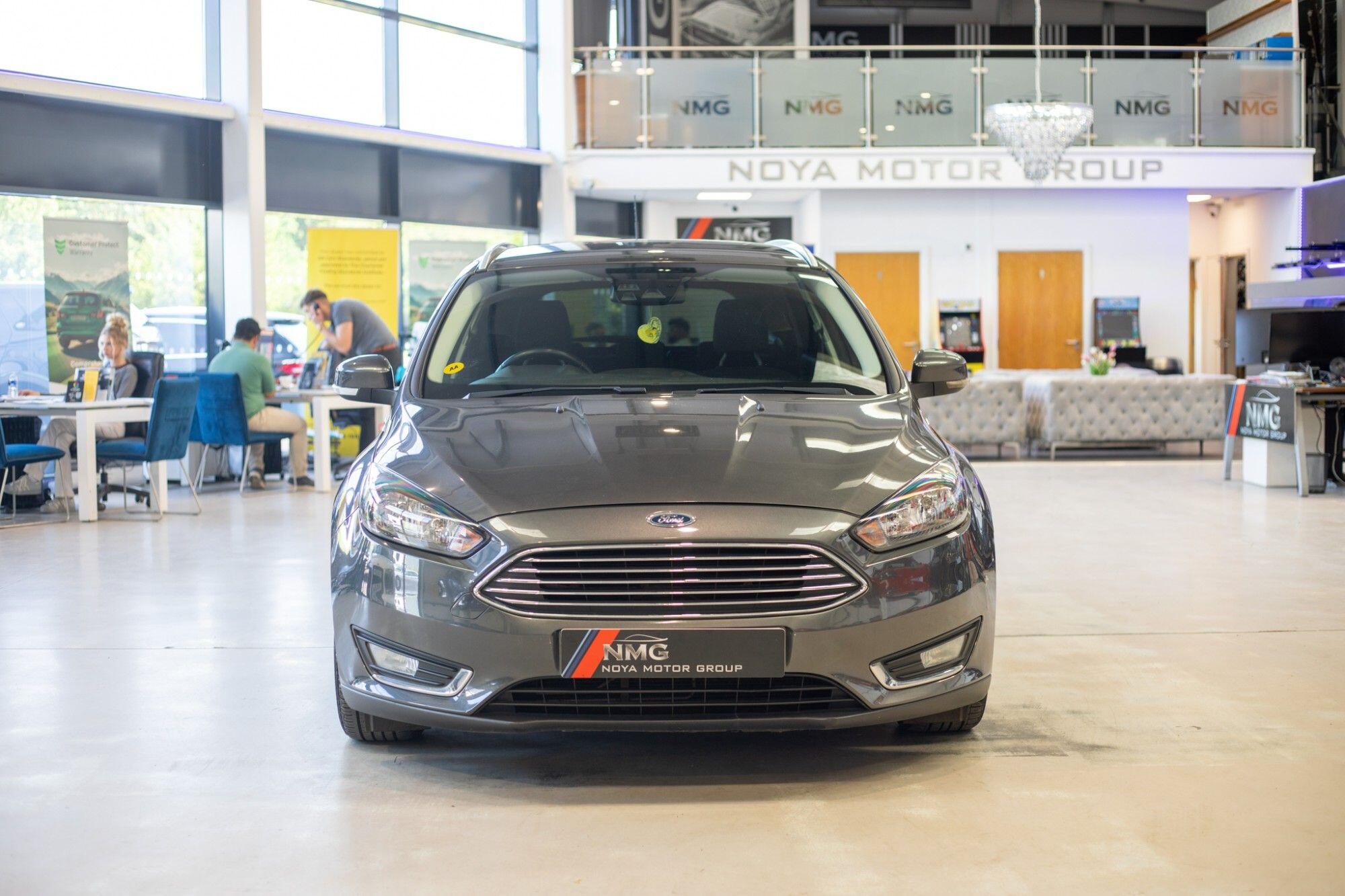 Ford Focus view 8