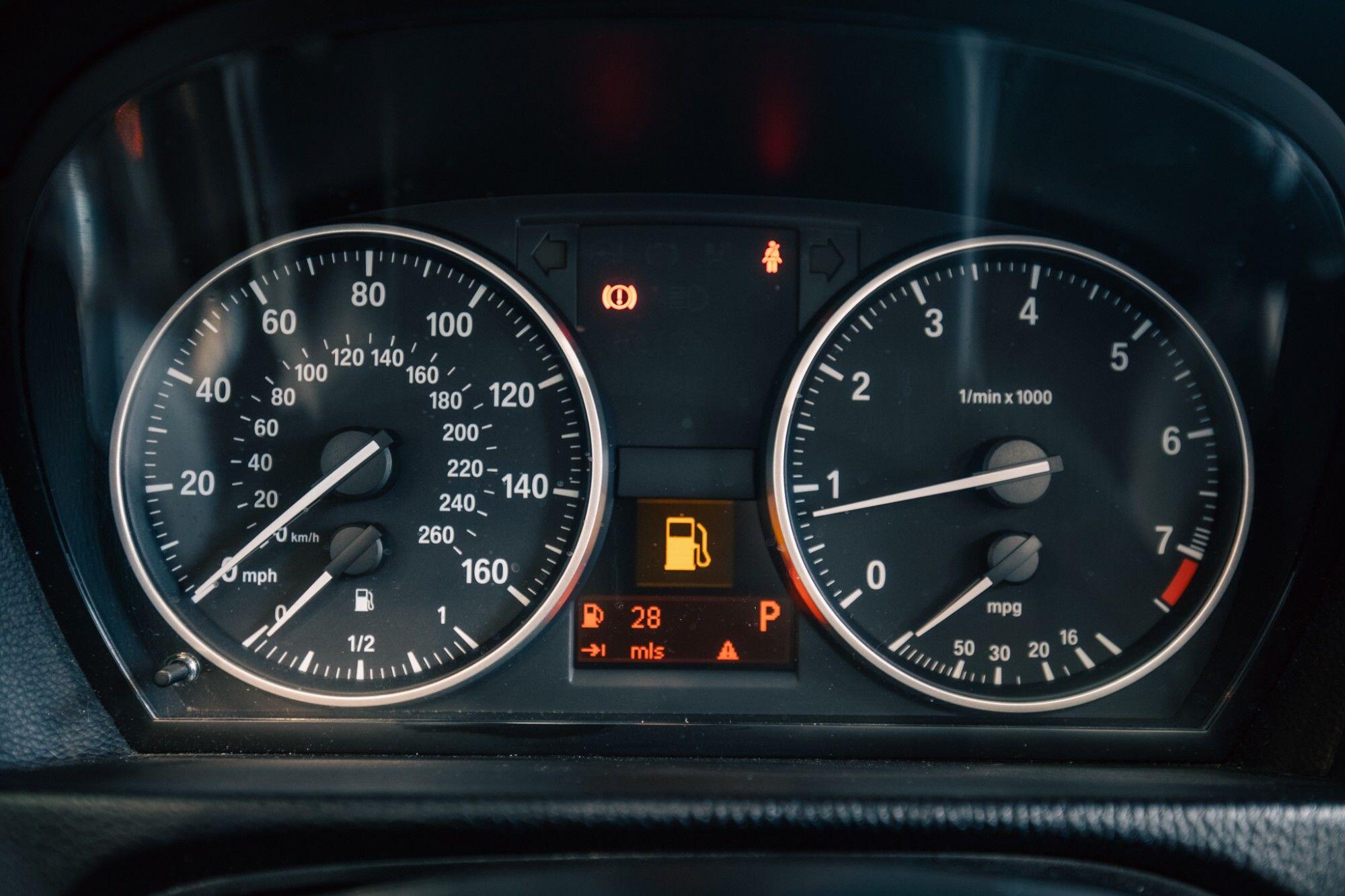 BMW 3 Series view 15