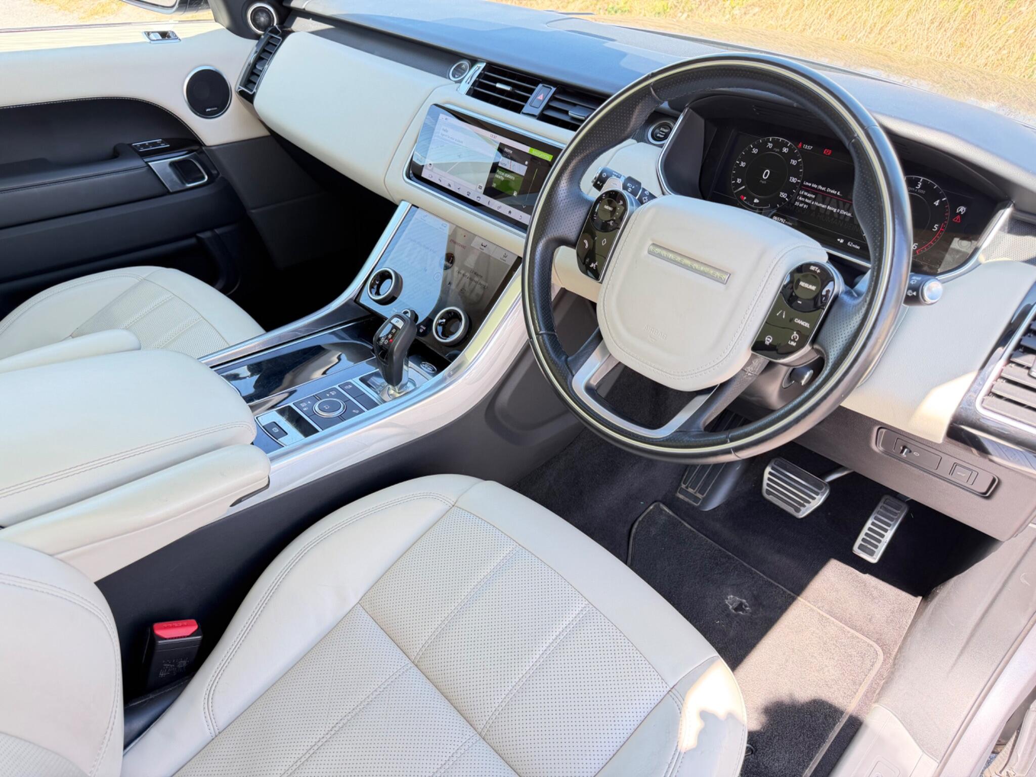 Land Rover Range Rover Sport view 4