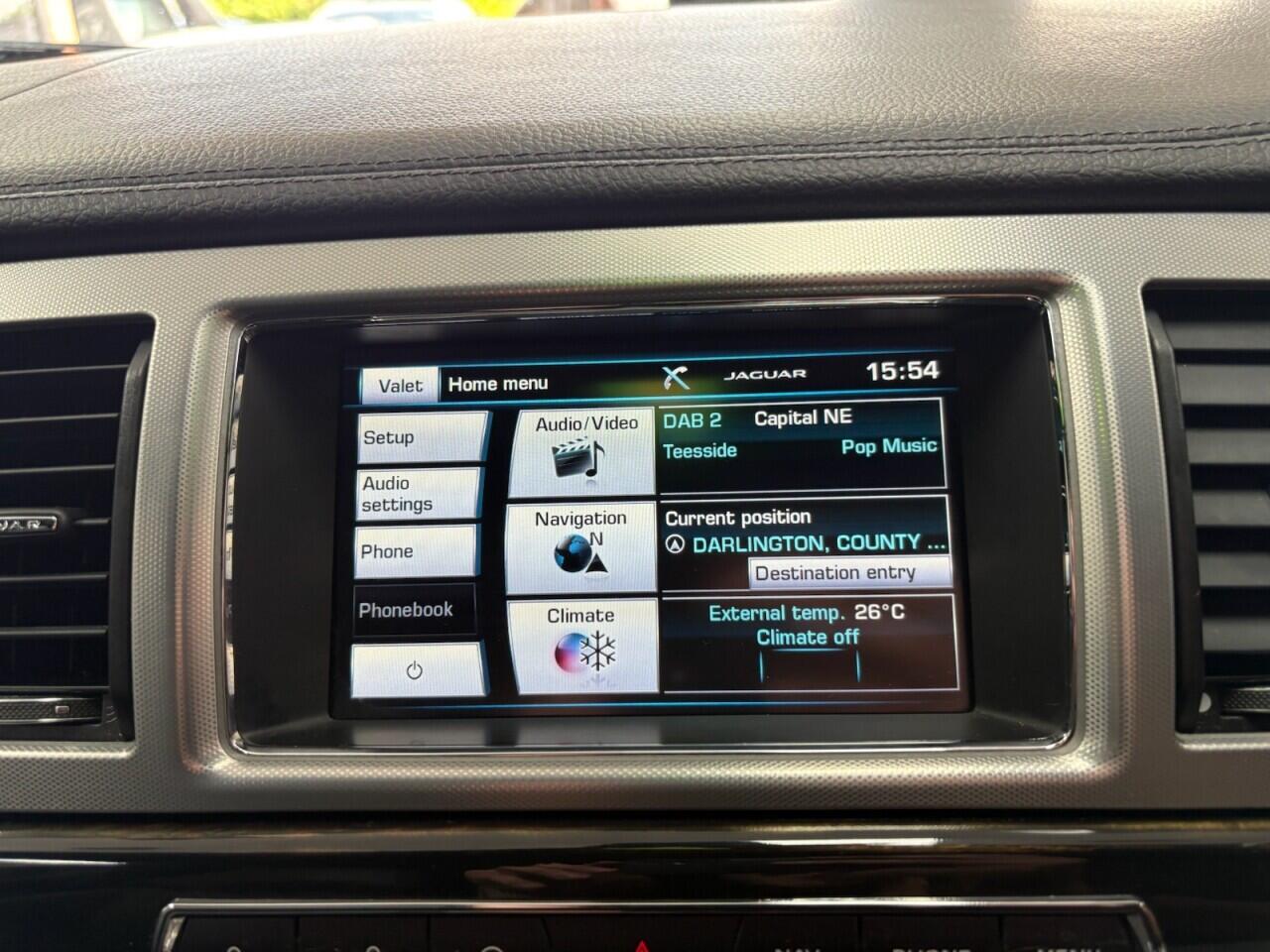 Jaguar XF view 19