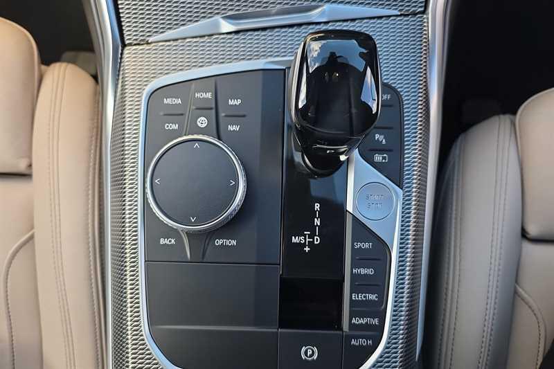 BMW 3 Series view 34