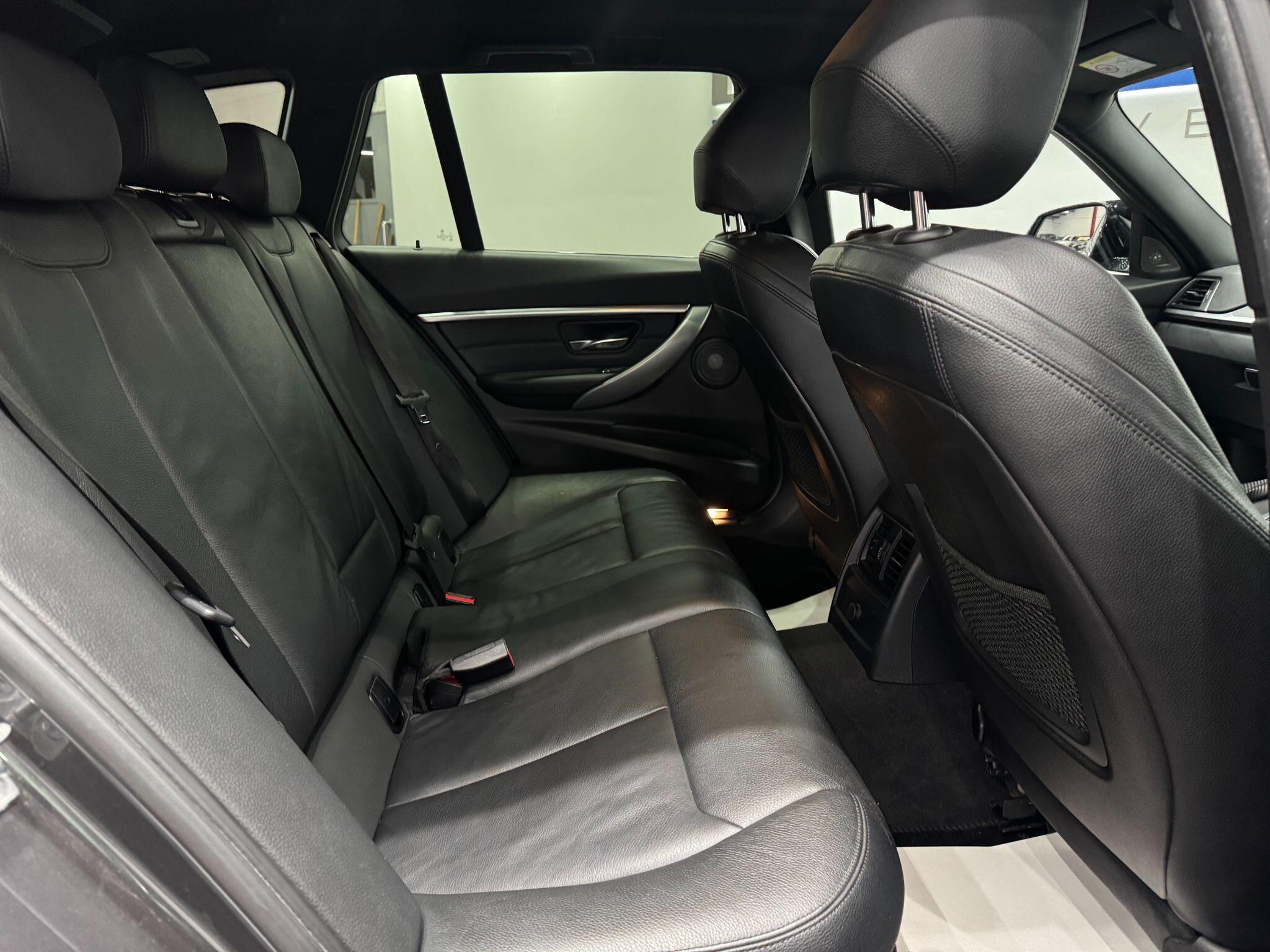 BMW 3 Series view 45