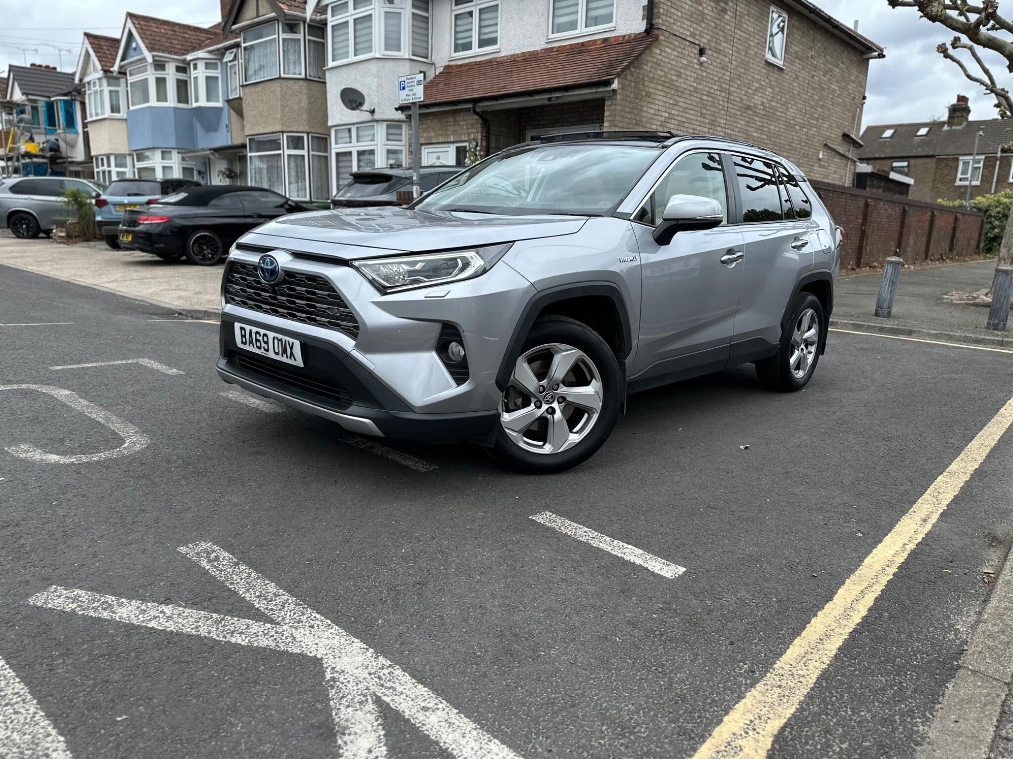Toyota Rav4 view 3