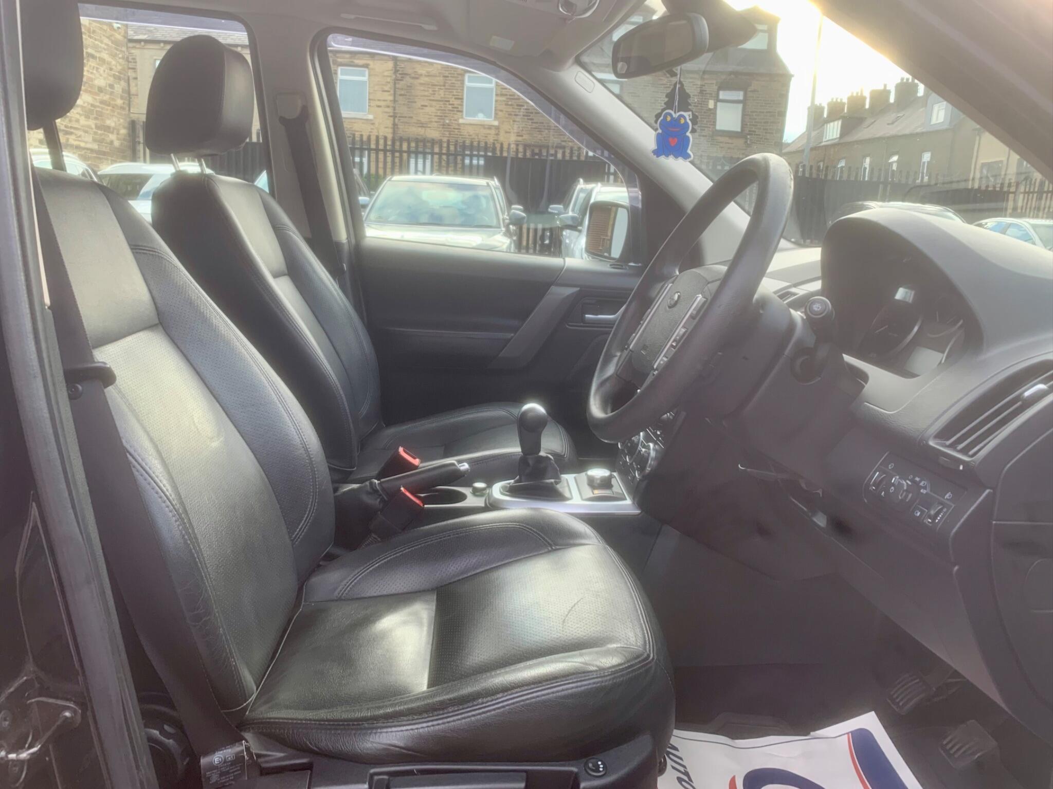 Land Rover Freelander 2 view 21