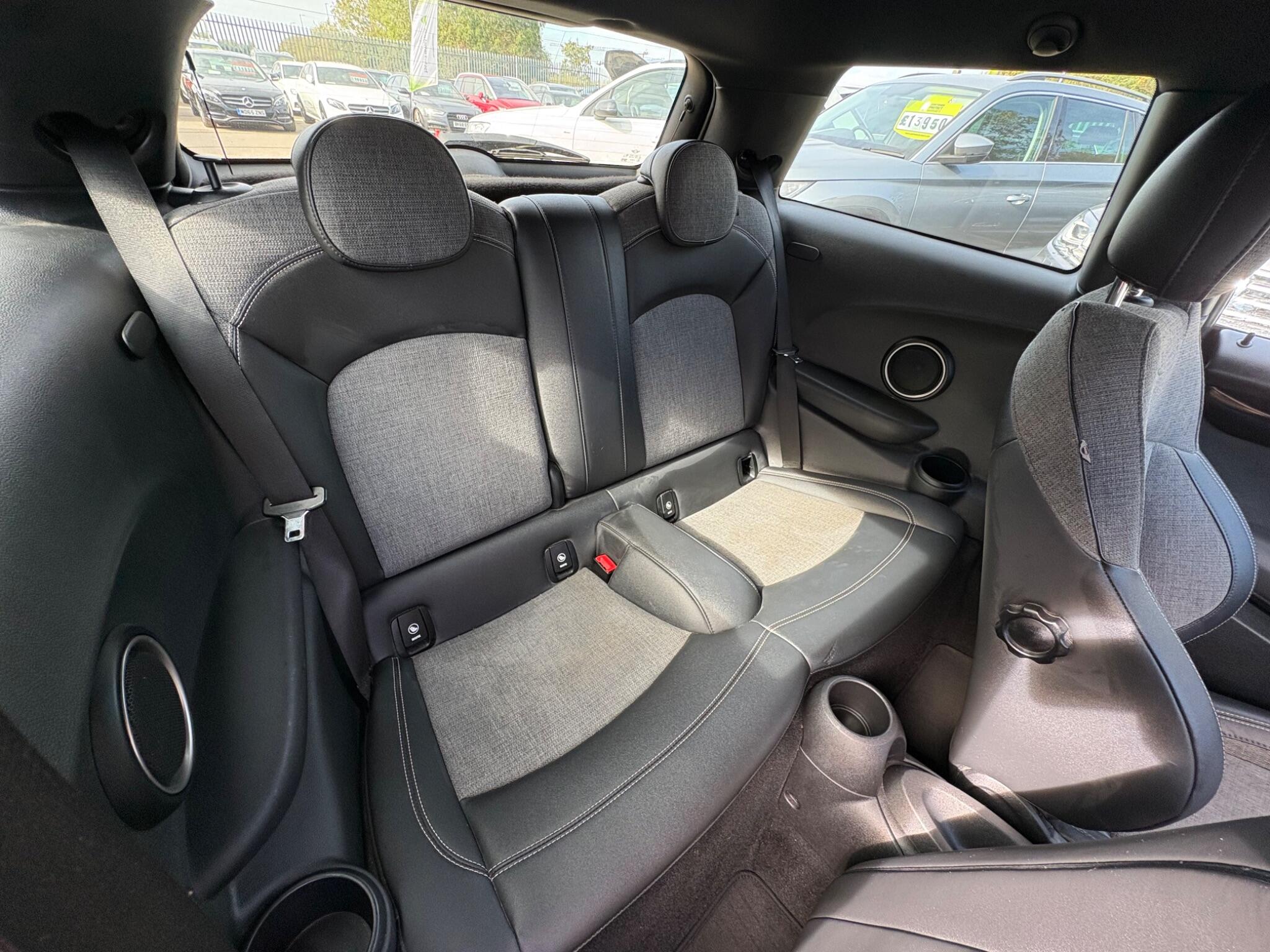 Mini Hatch view 9