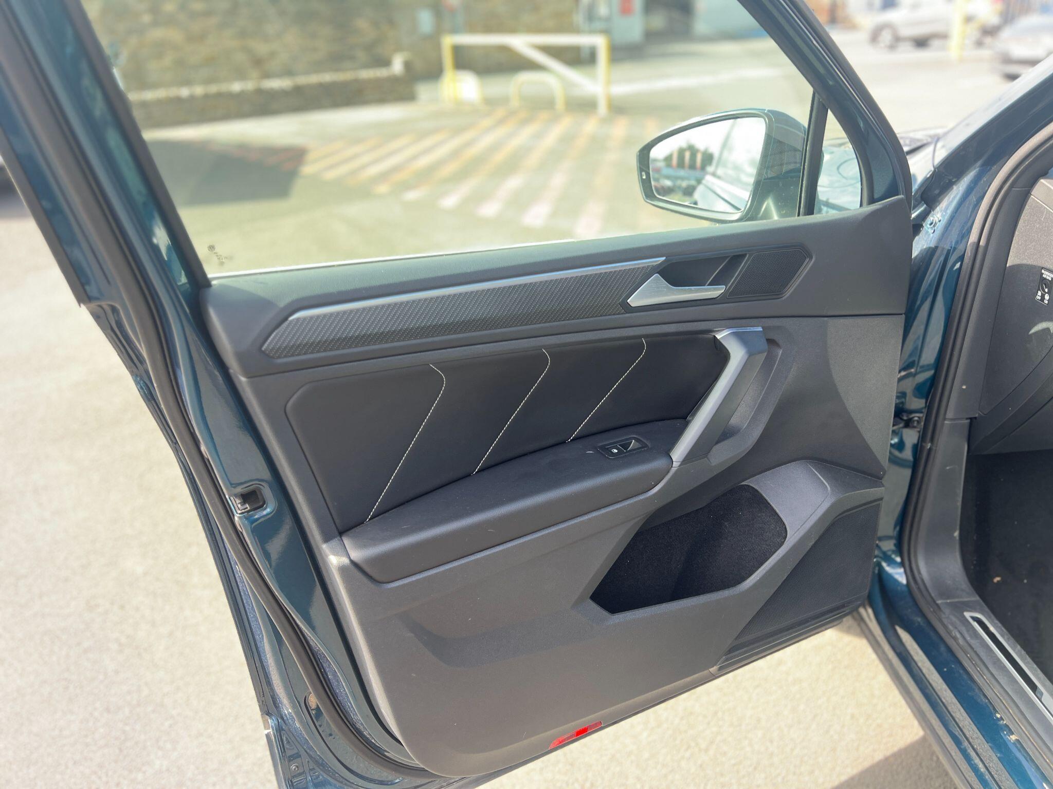 Volkswagen Tiguan view 17