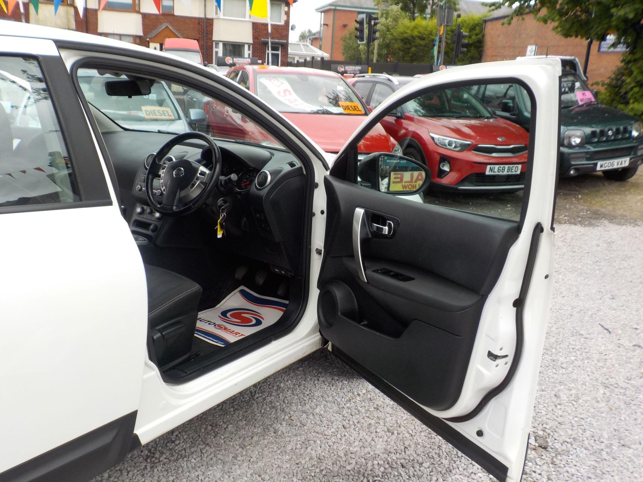 Nissan Qashqai 1.6 Acenta 2WD Euro 5 (s/s) 5dr