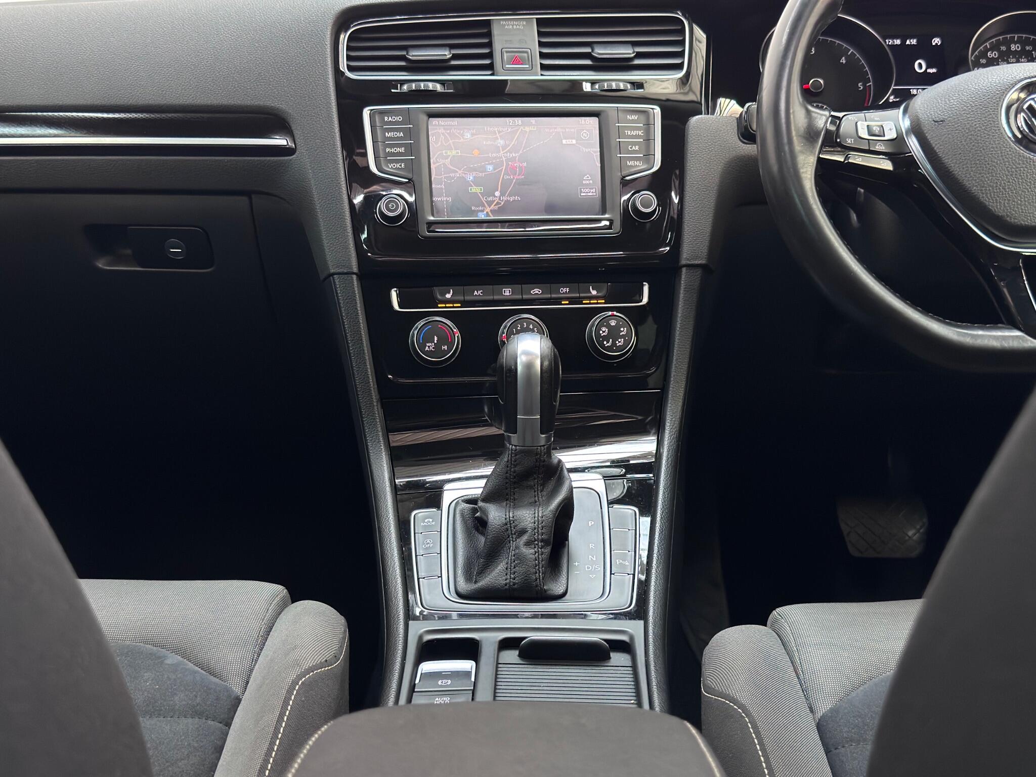Volkswagen Golf view 39