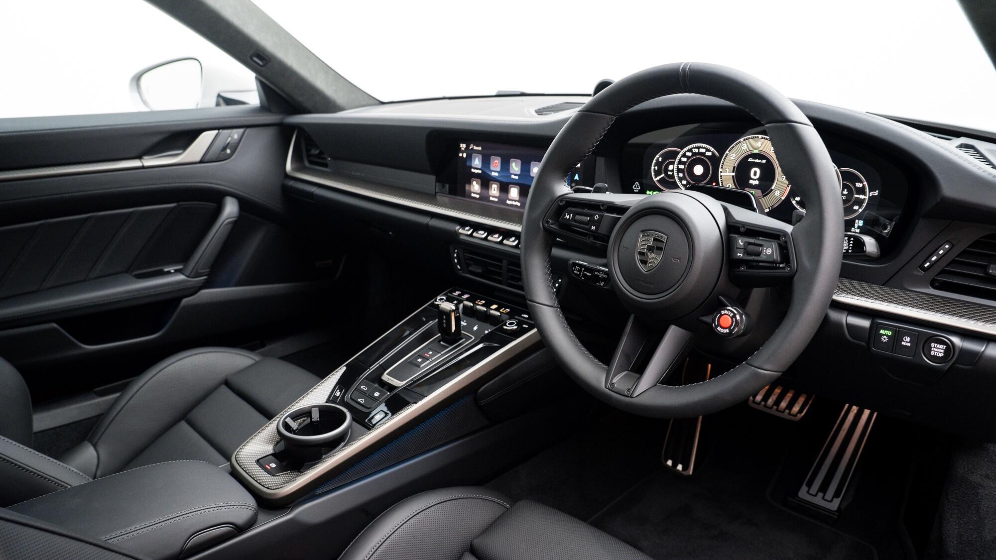 Porsche 911 view 8