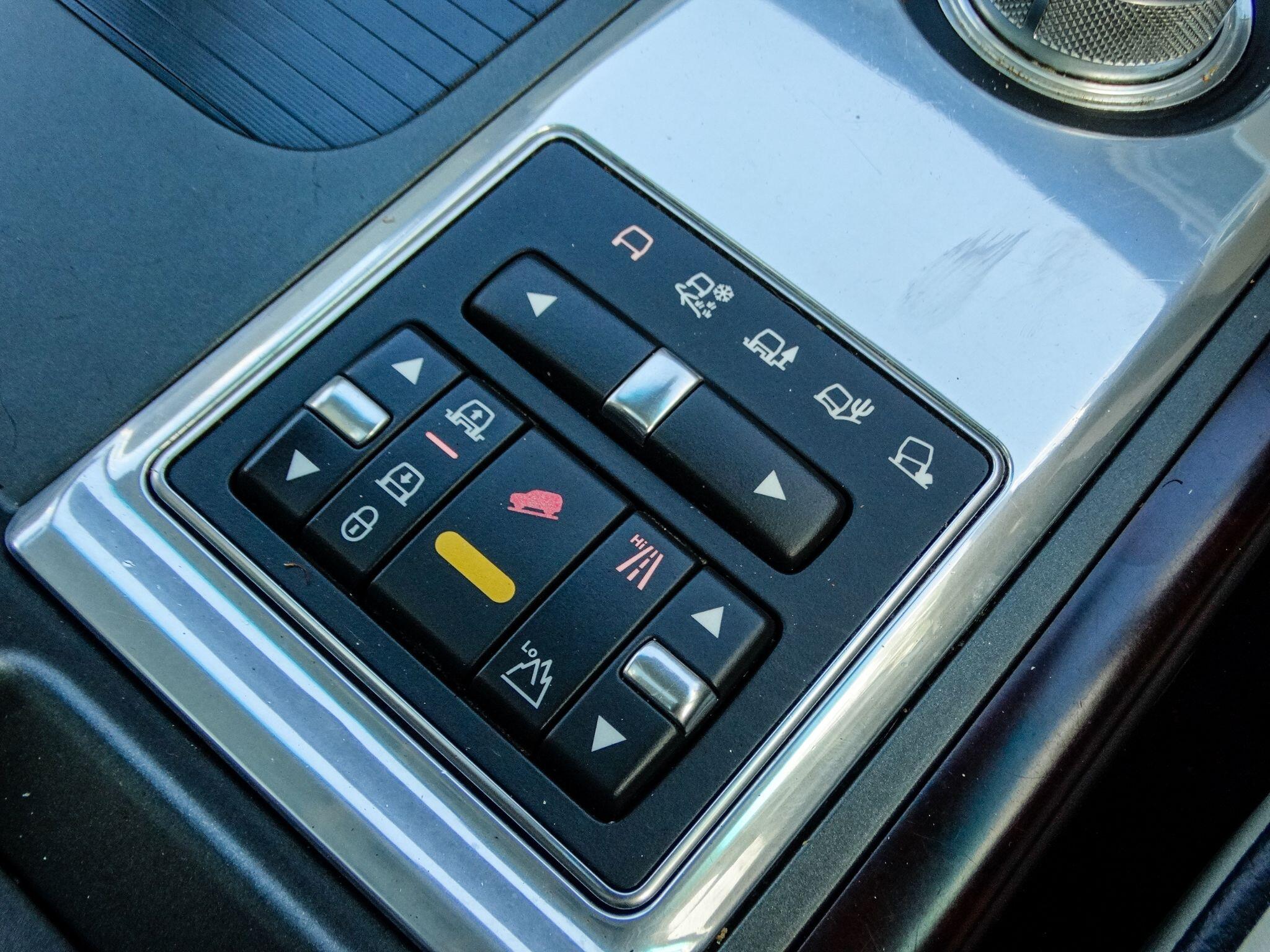 Land Rover Range Rover view 28
