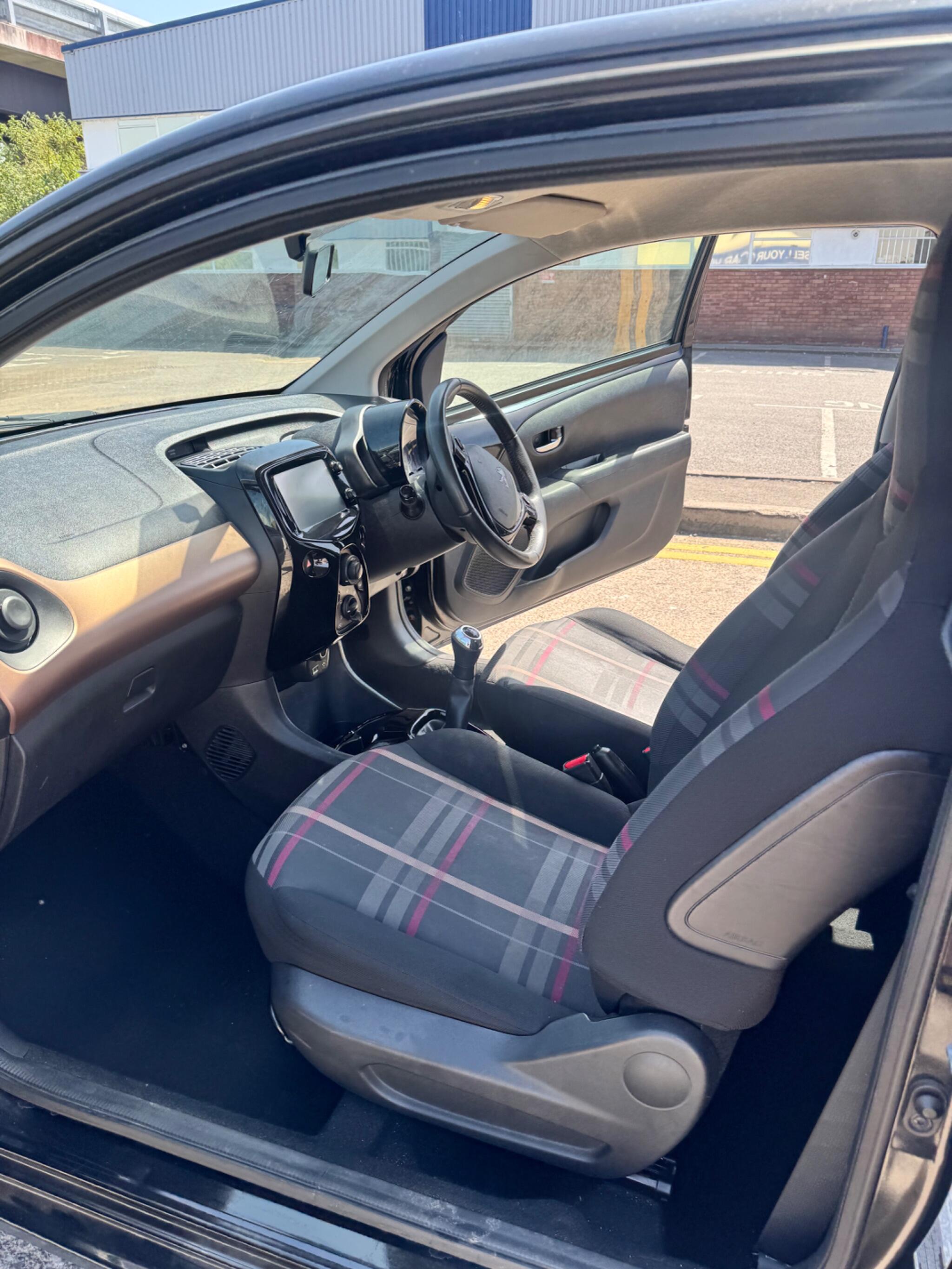 Peugeot 108 view 42