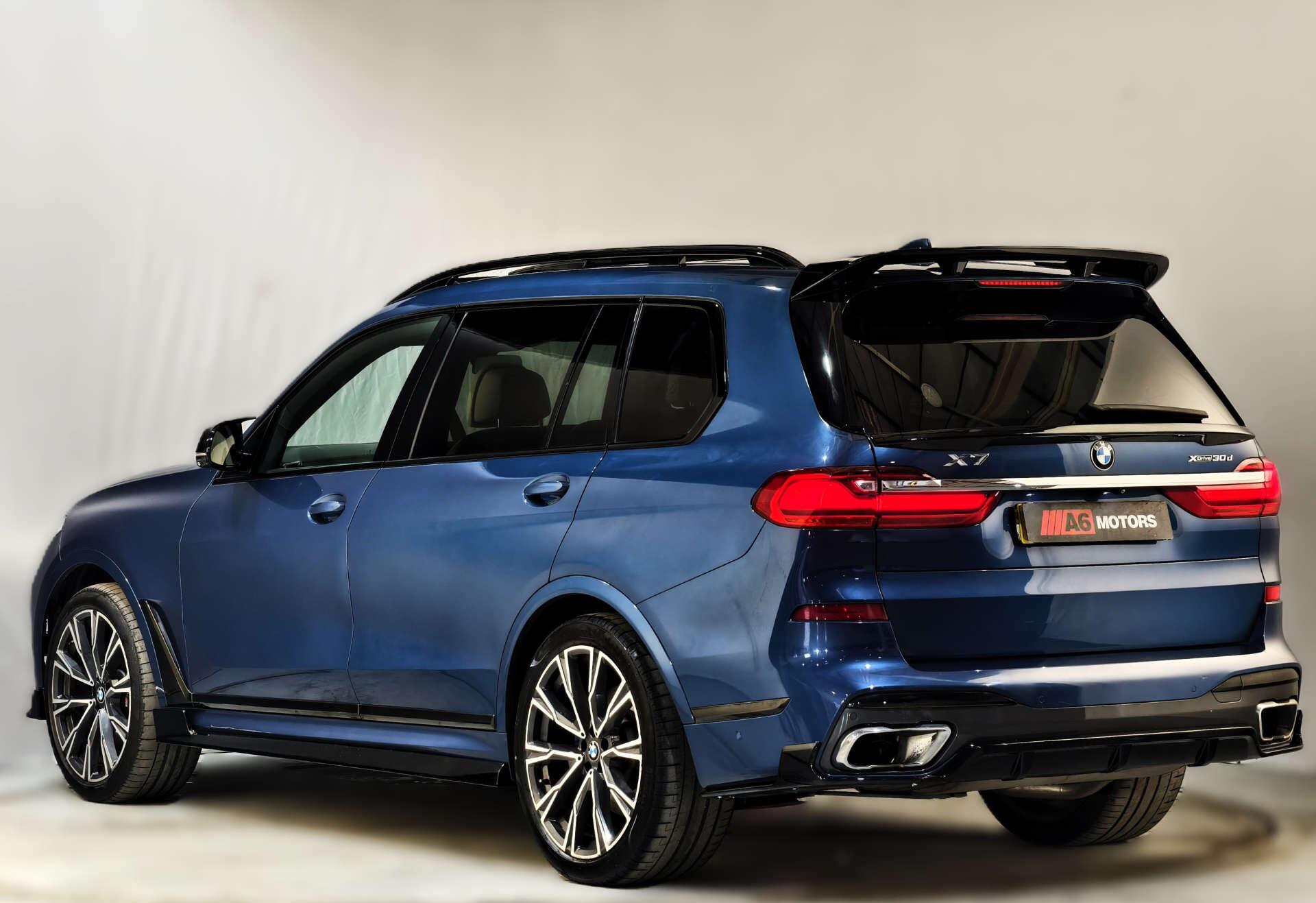 BMW X7 view 12