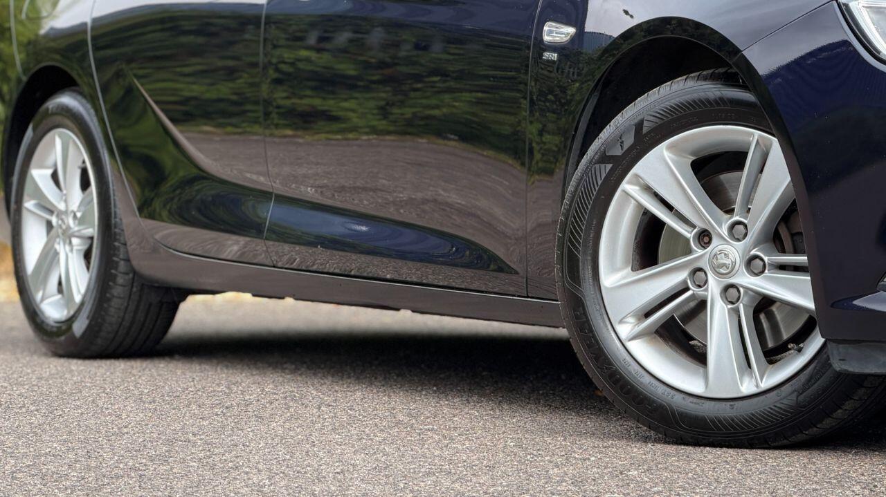 Vauxhall Insignia view 7