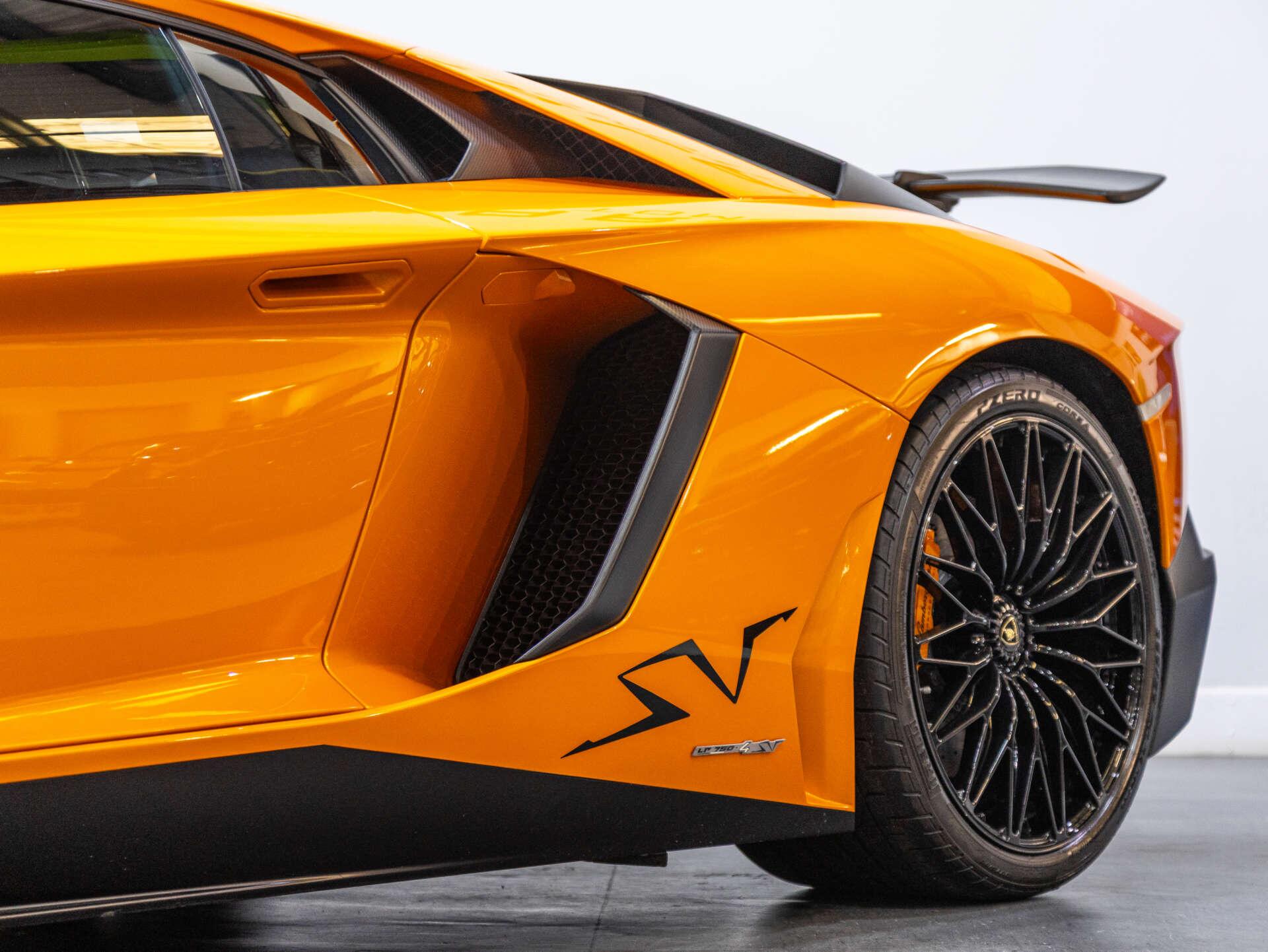 Lamborghini Aventador view 58