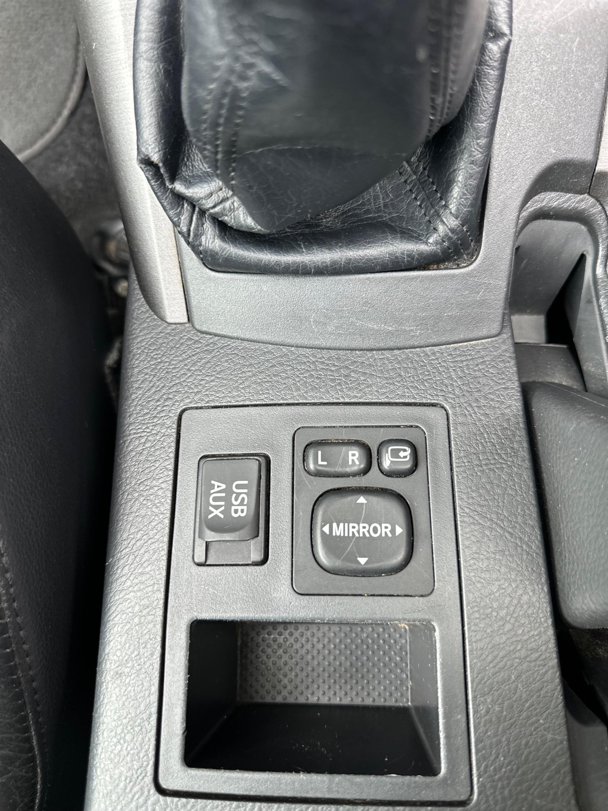 2010 Toyota RAV4 image 32