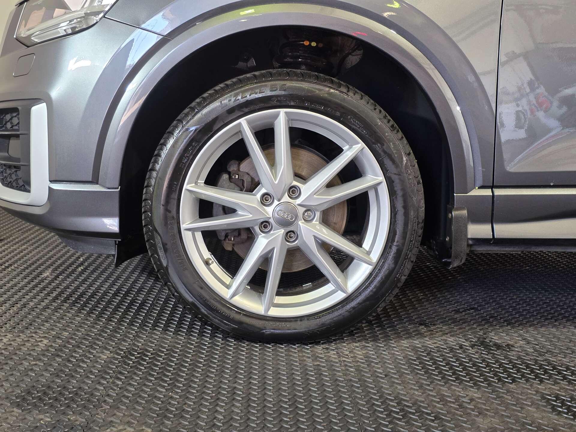 Audi Q2 view 56