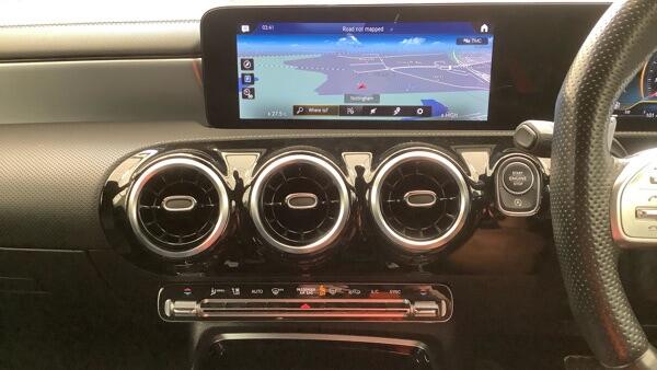 Mercedes-Benz Cla view 13