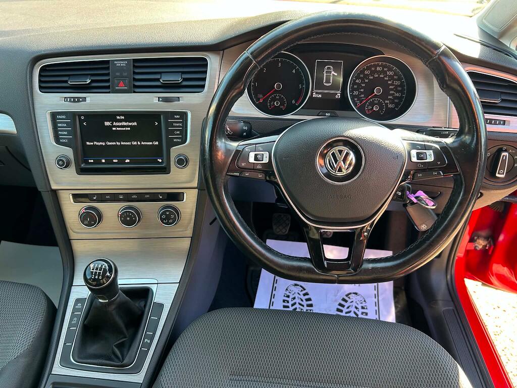 Volkswagen Golf view 9