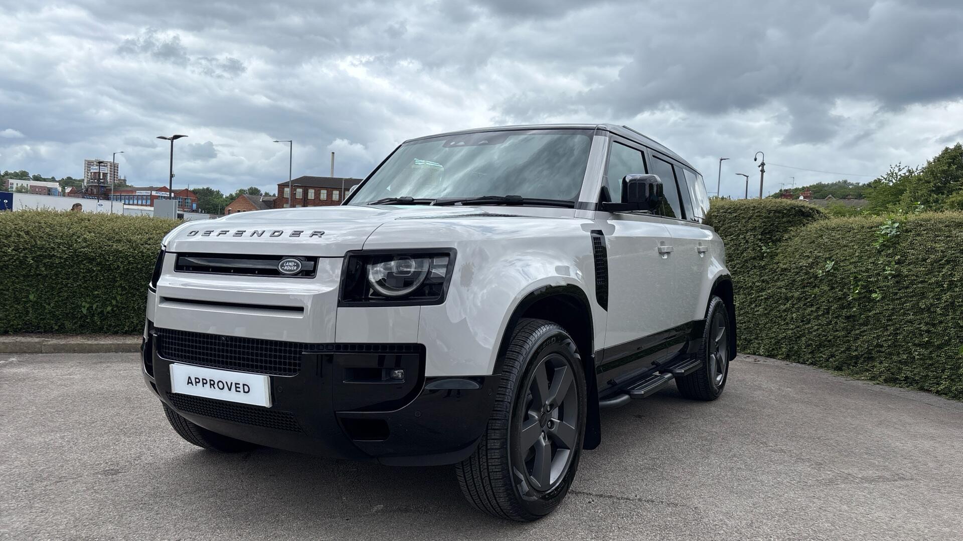 Land Rover Defender view 48
