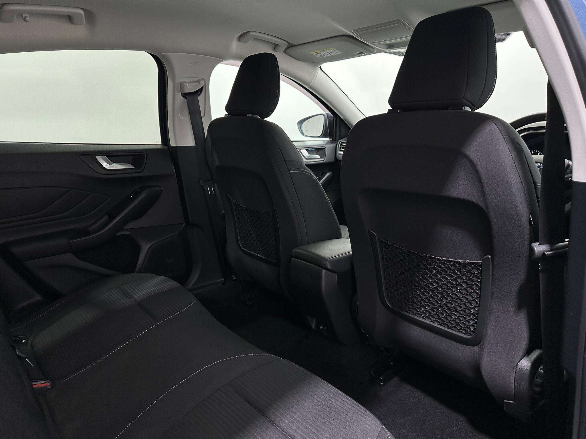 Ford Focus view 40