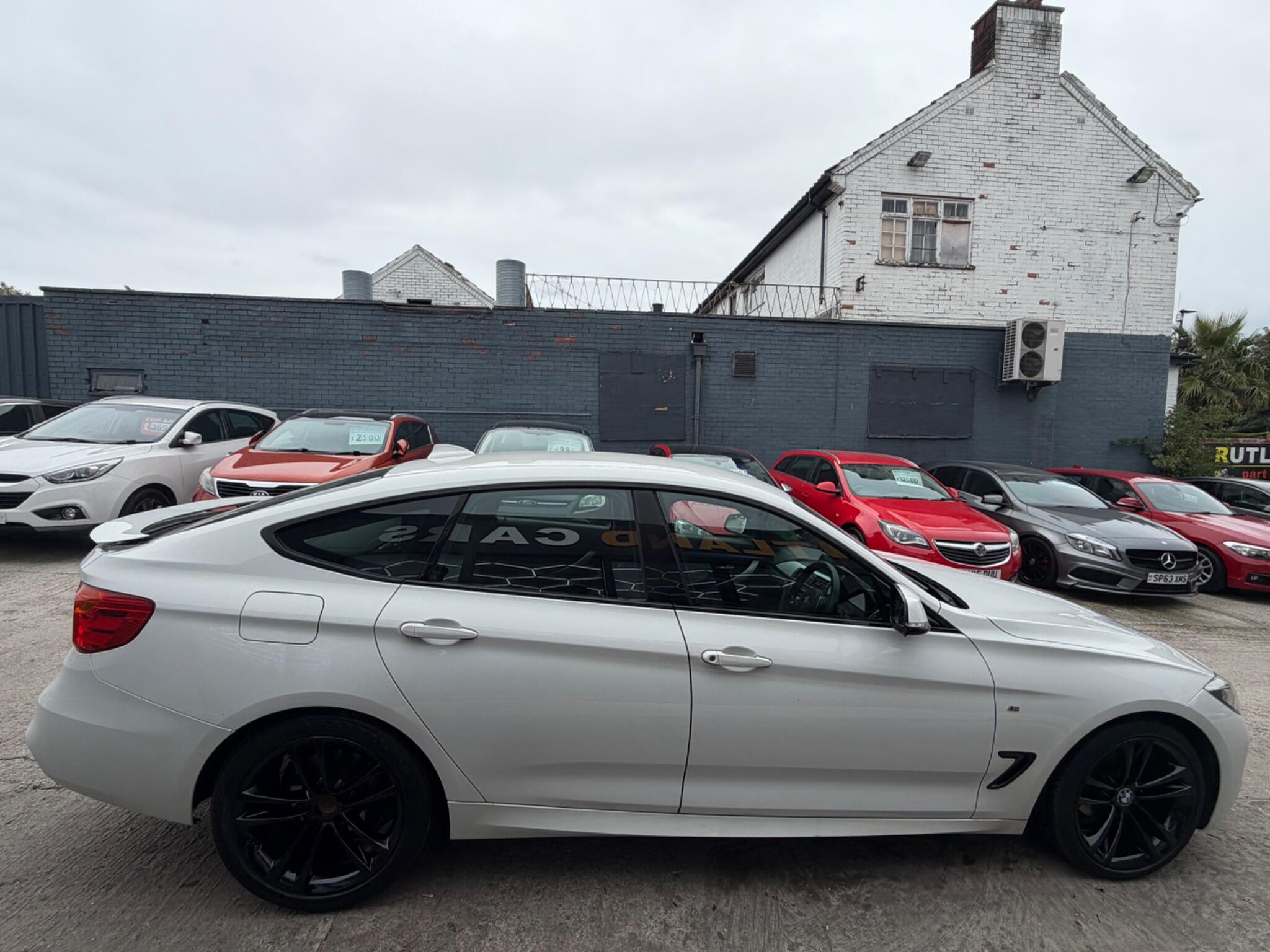 BMW 3 Series view 8
