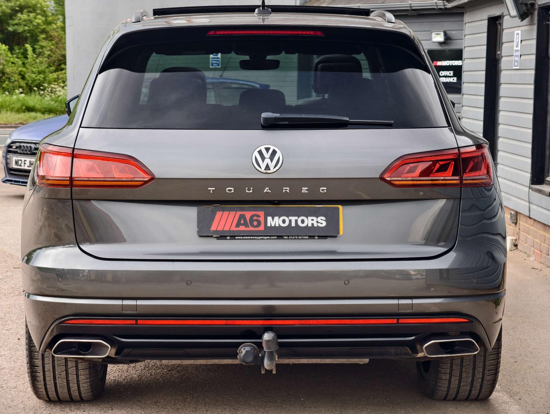 Volkswagen Touareg view 19