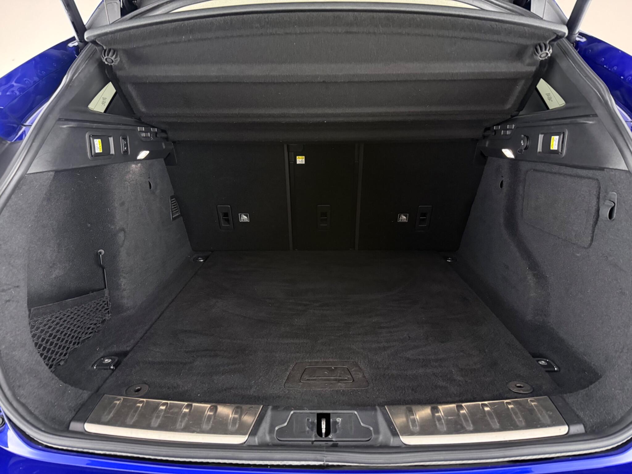 Jaguar F-Pace view 10