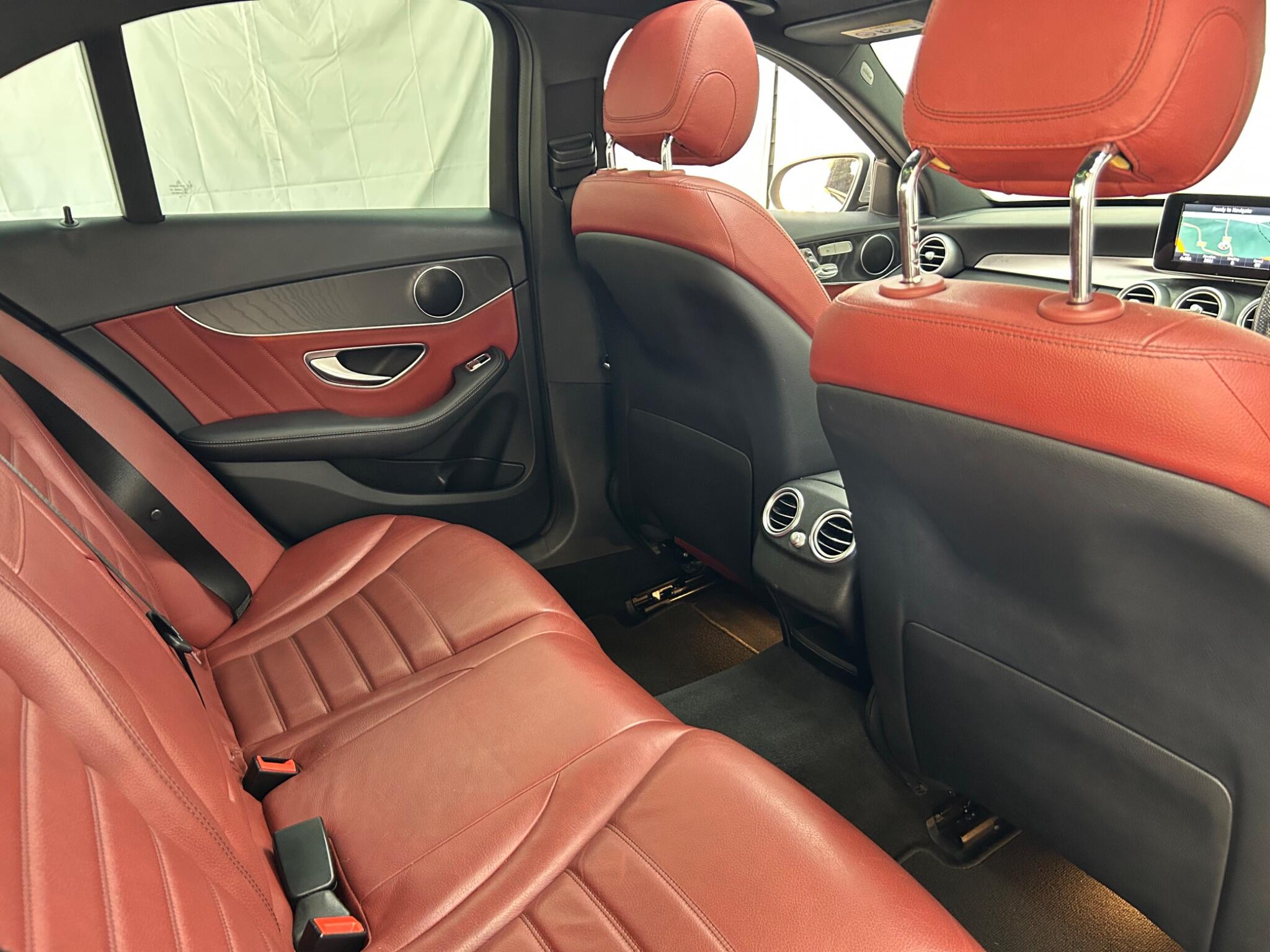 Mercedes-Benz C Class view 24