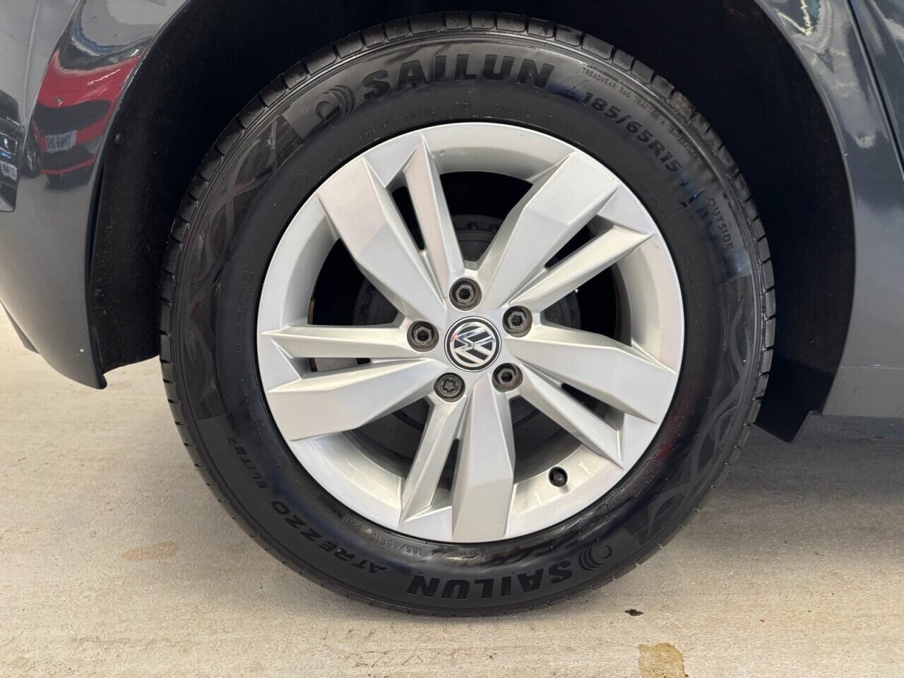 Volkswagen Polo view 11