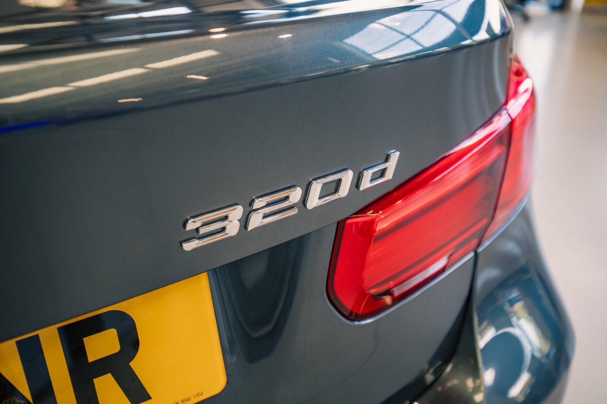 BMW 3 Series view 6