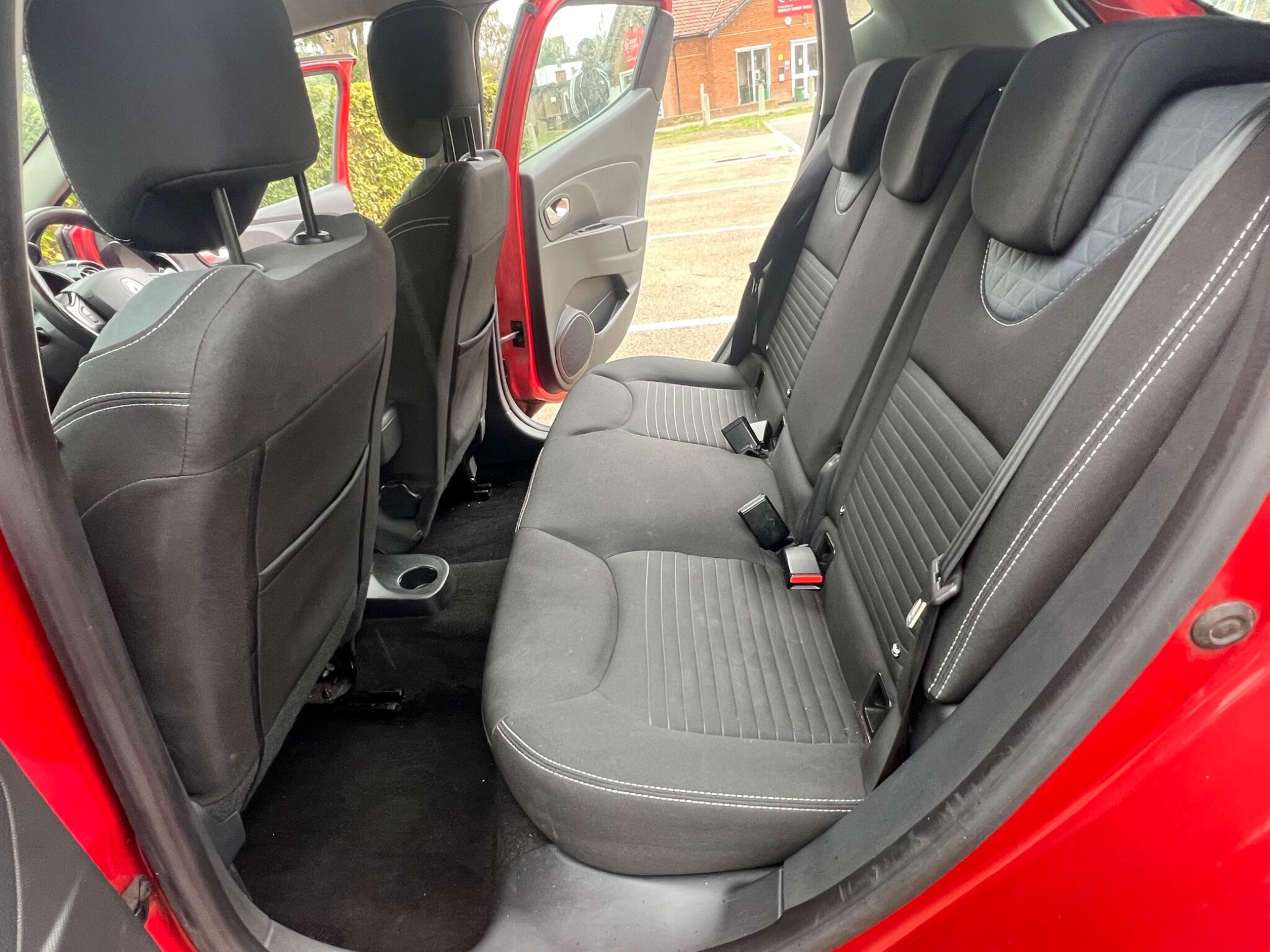 Renault Clio view 21