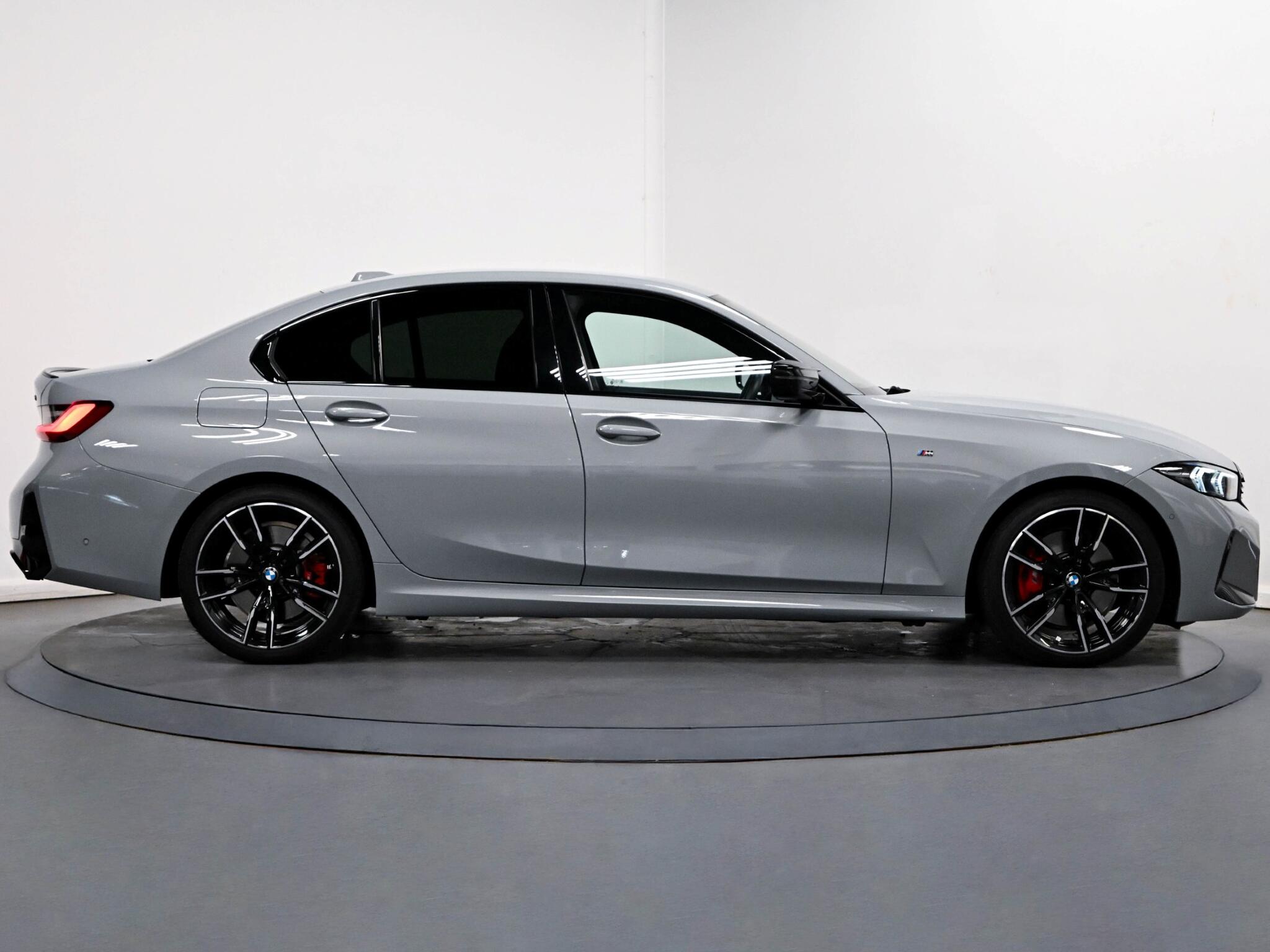 BMW 3 Series view 19