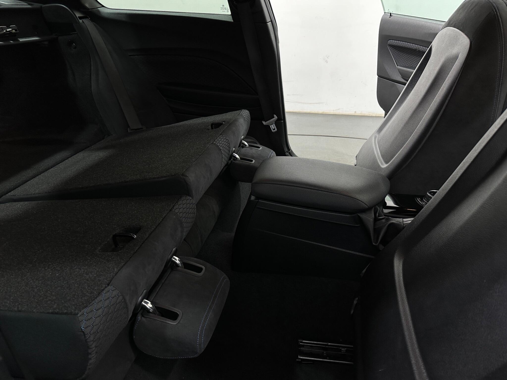 BMW 2 Series view 43