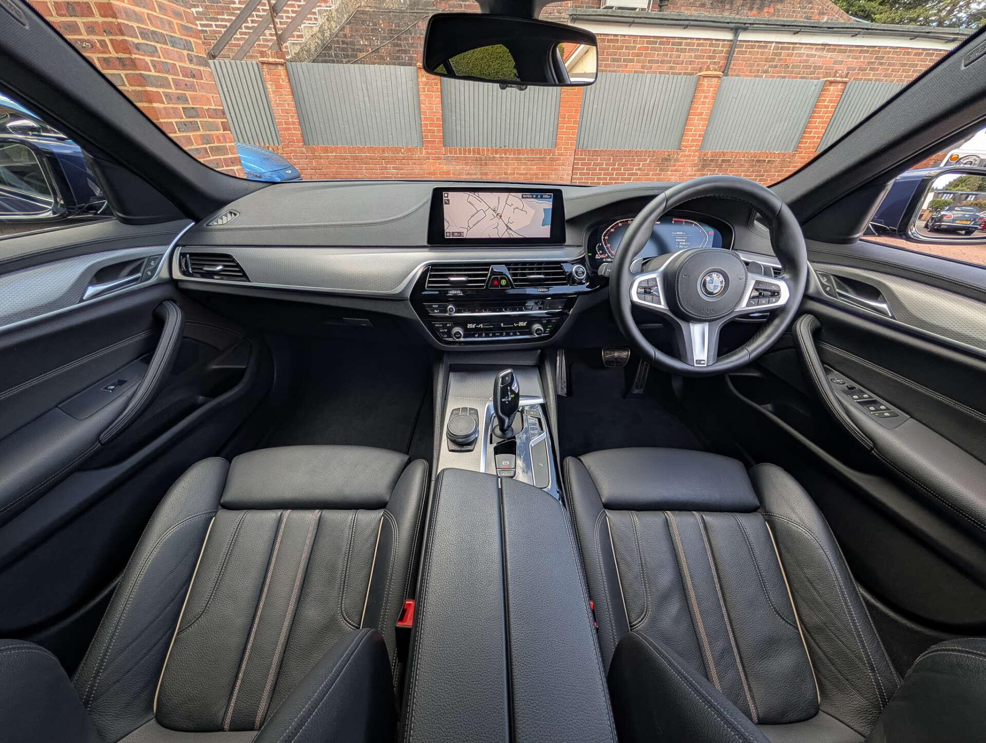 BMW 5 Series view 22