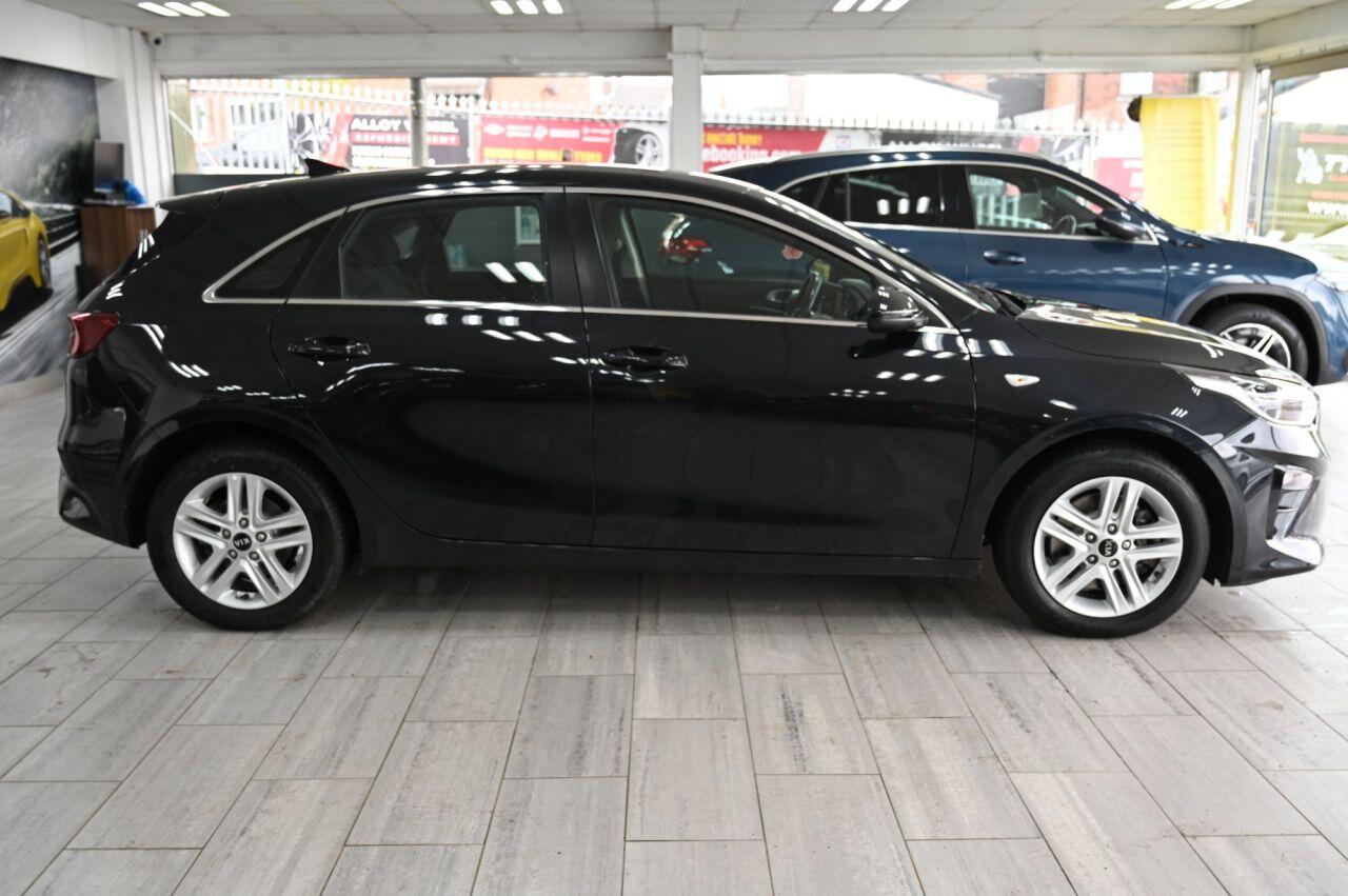 Kia Ceed view 3