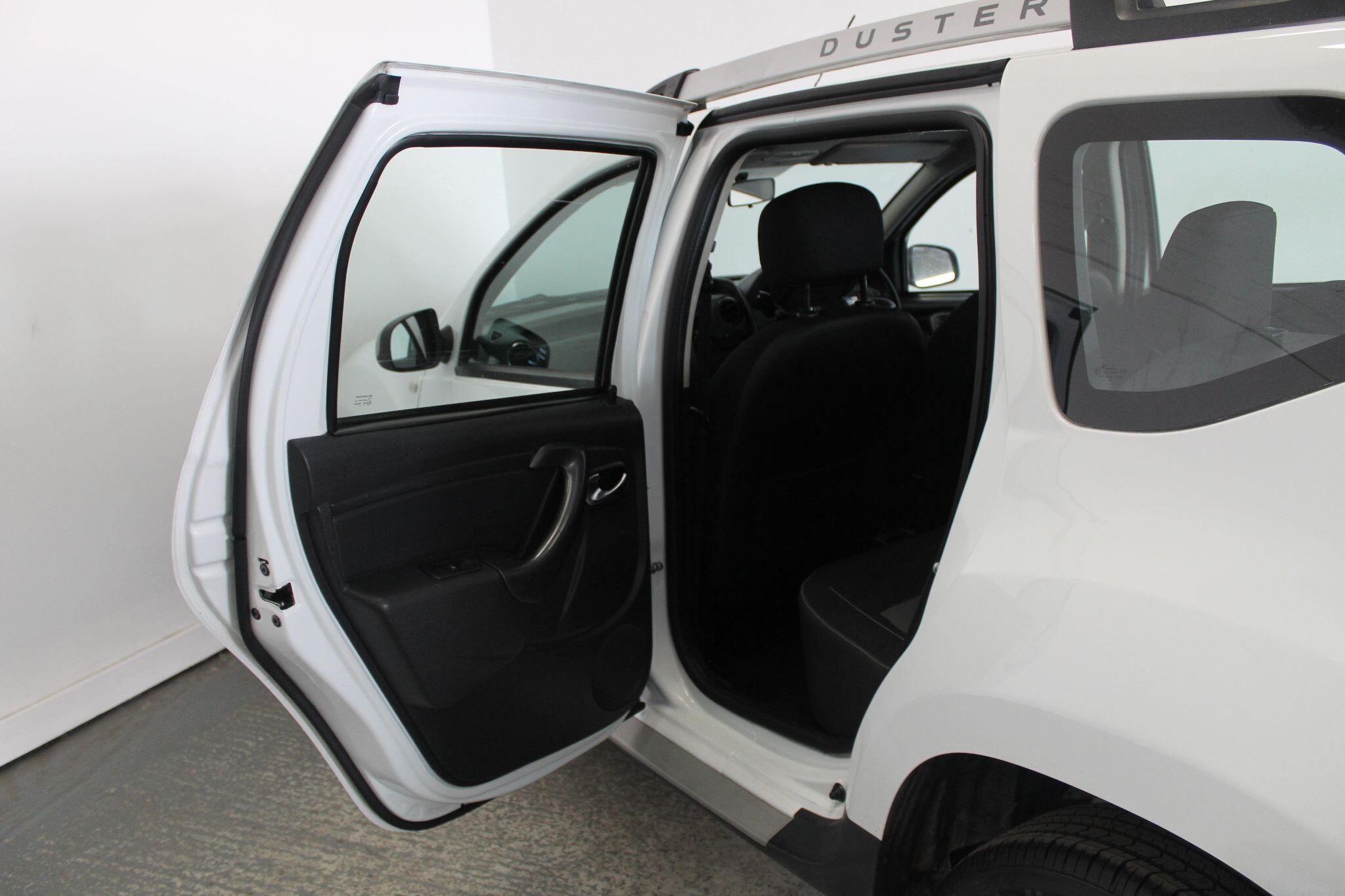 Dacia Duster view 28