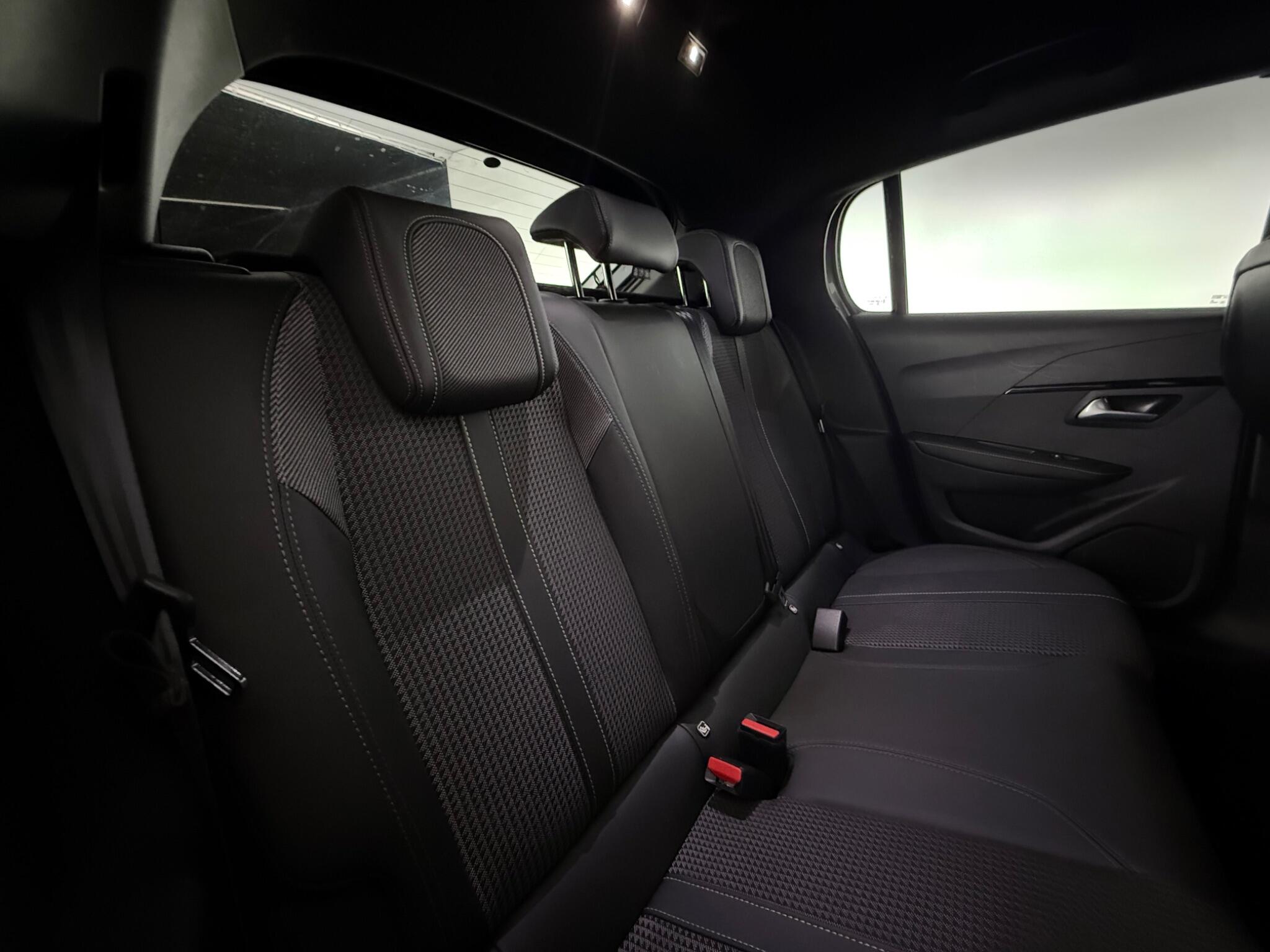 Peugeot 208 view 27