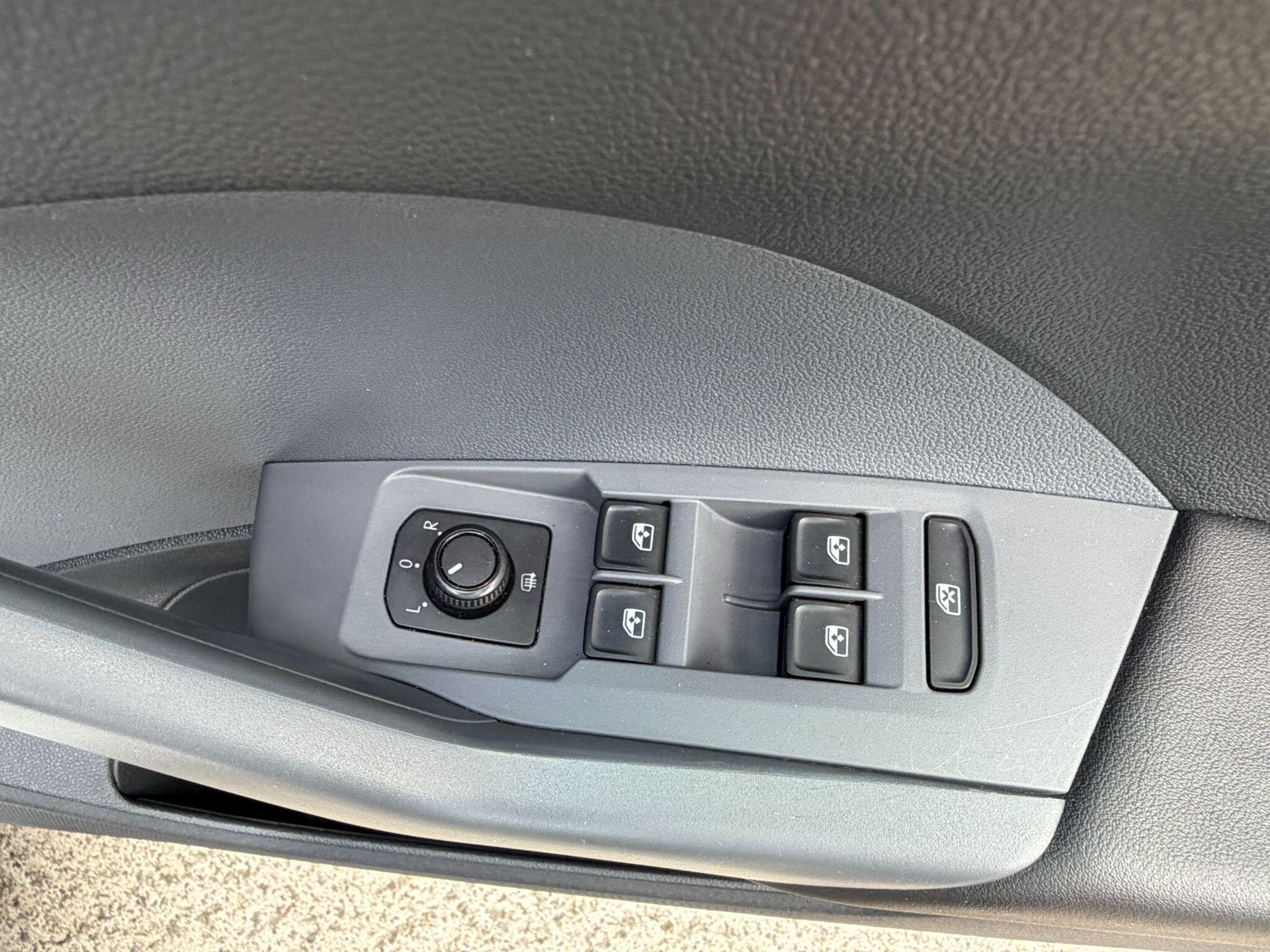 Volkswagen T-Cross view 27