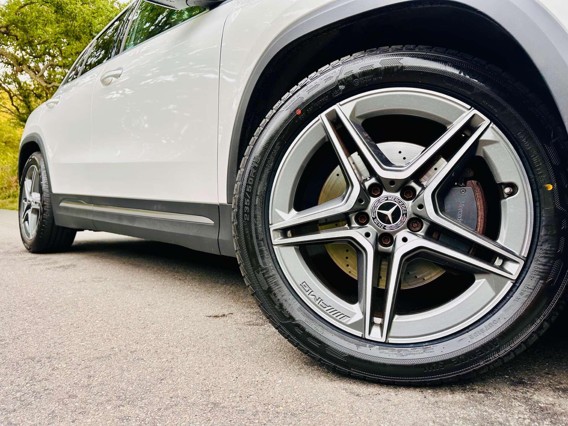 Mercedes-Benz Gla view 51