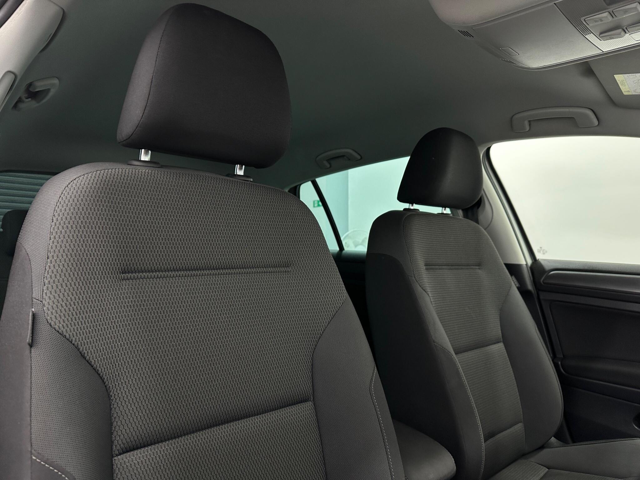 Volkswagen Golf view 33