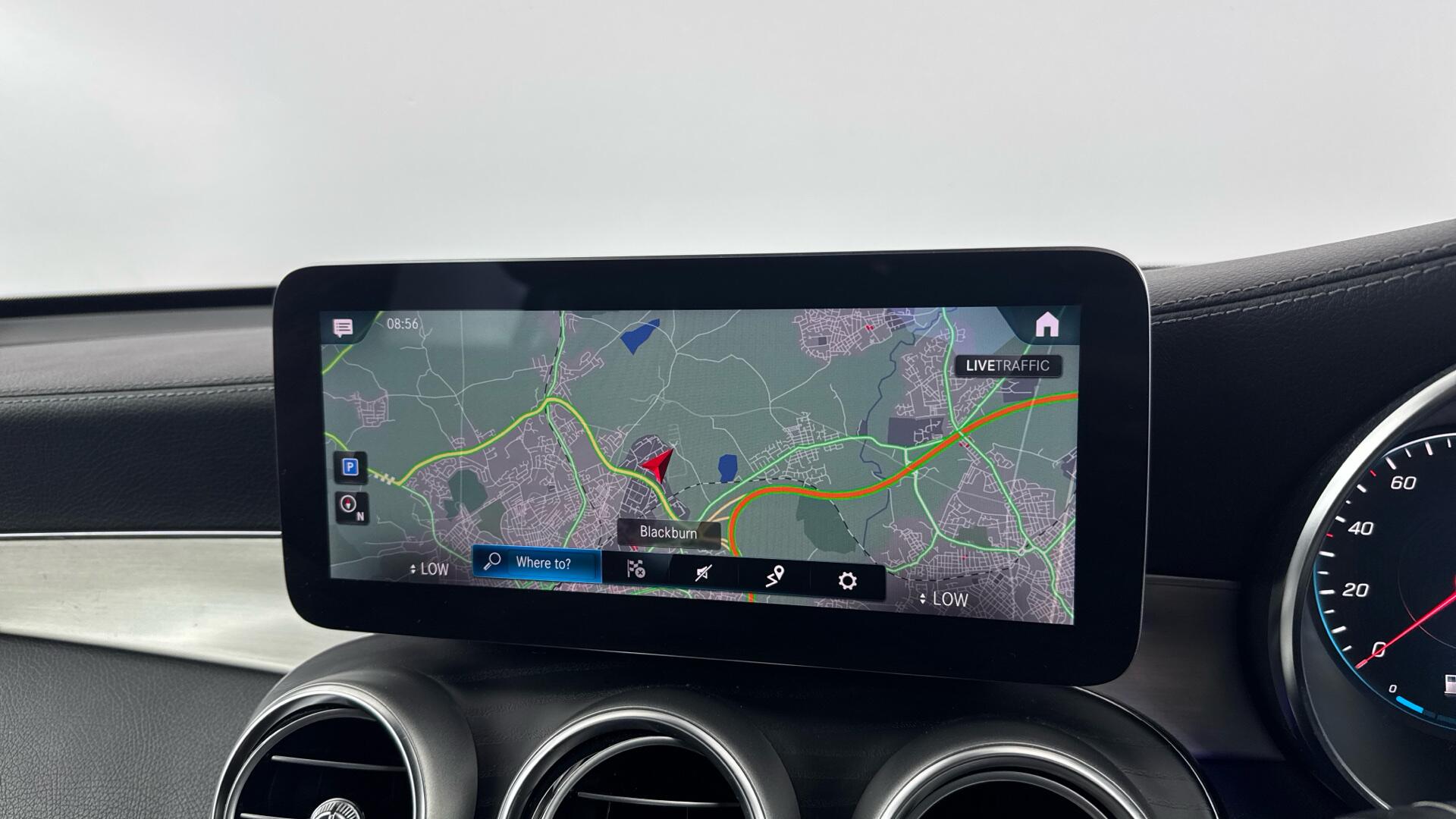 Mercedes-Benz GLC view 32