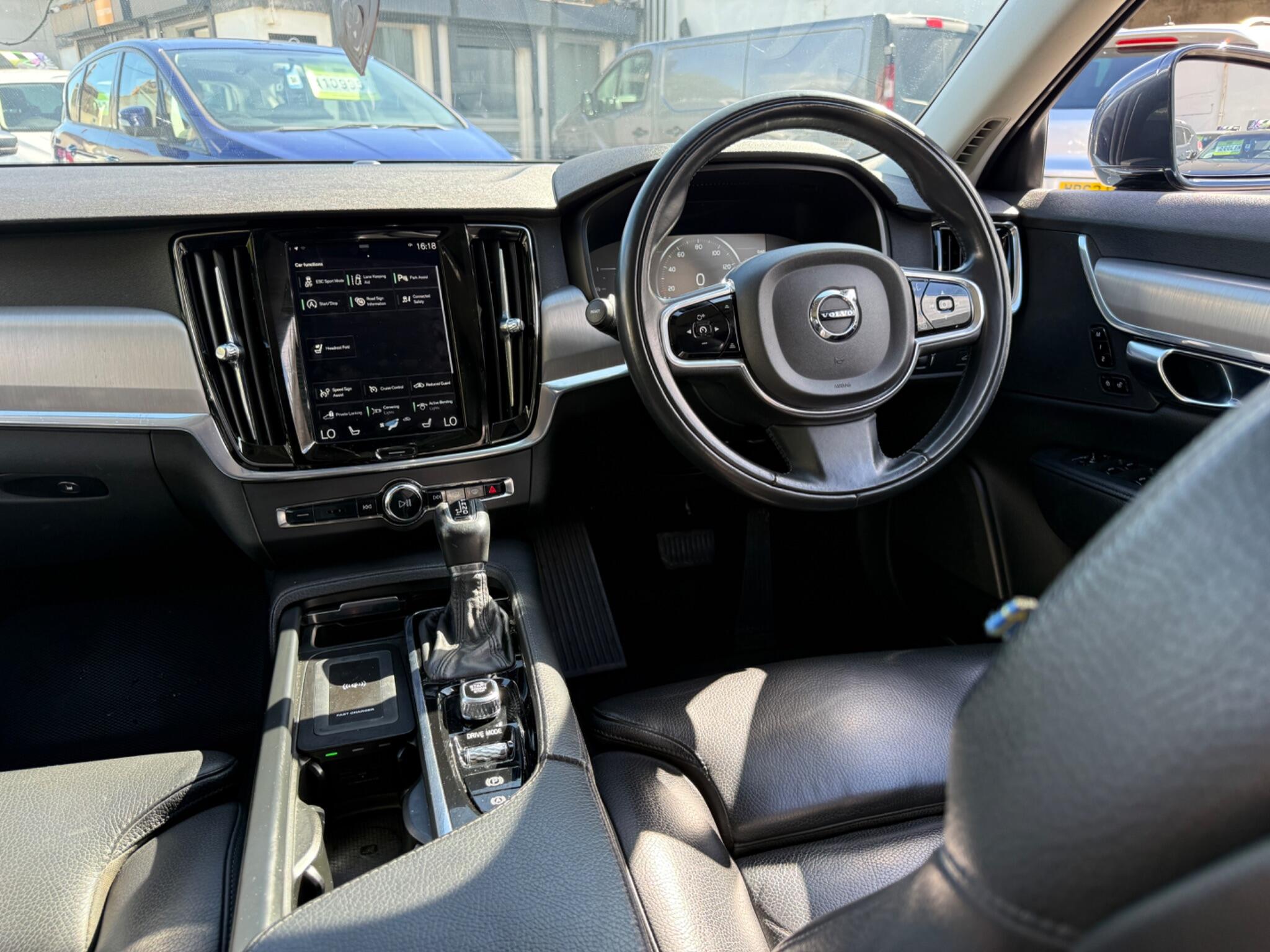 Volvo S90 - Image 67