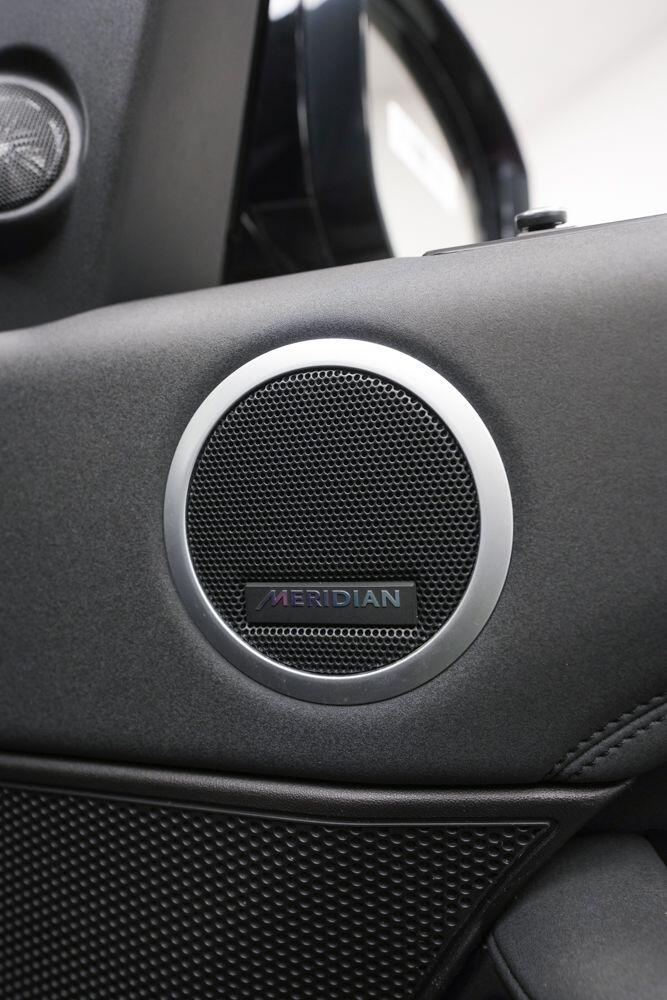 Land Rover Discovery view 20