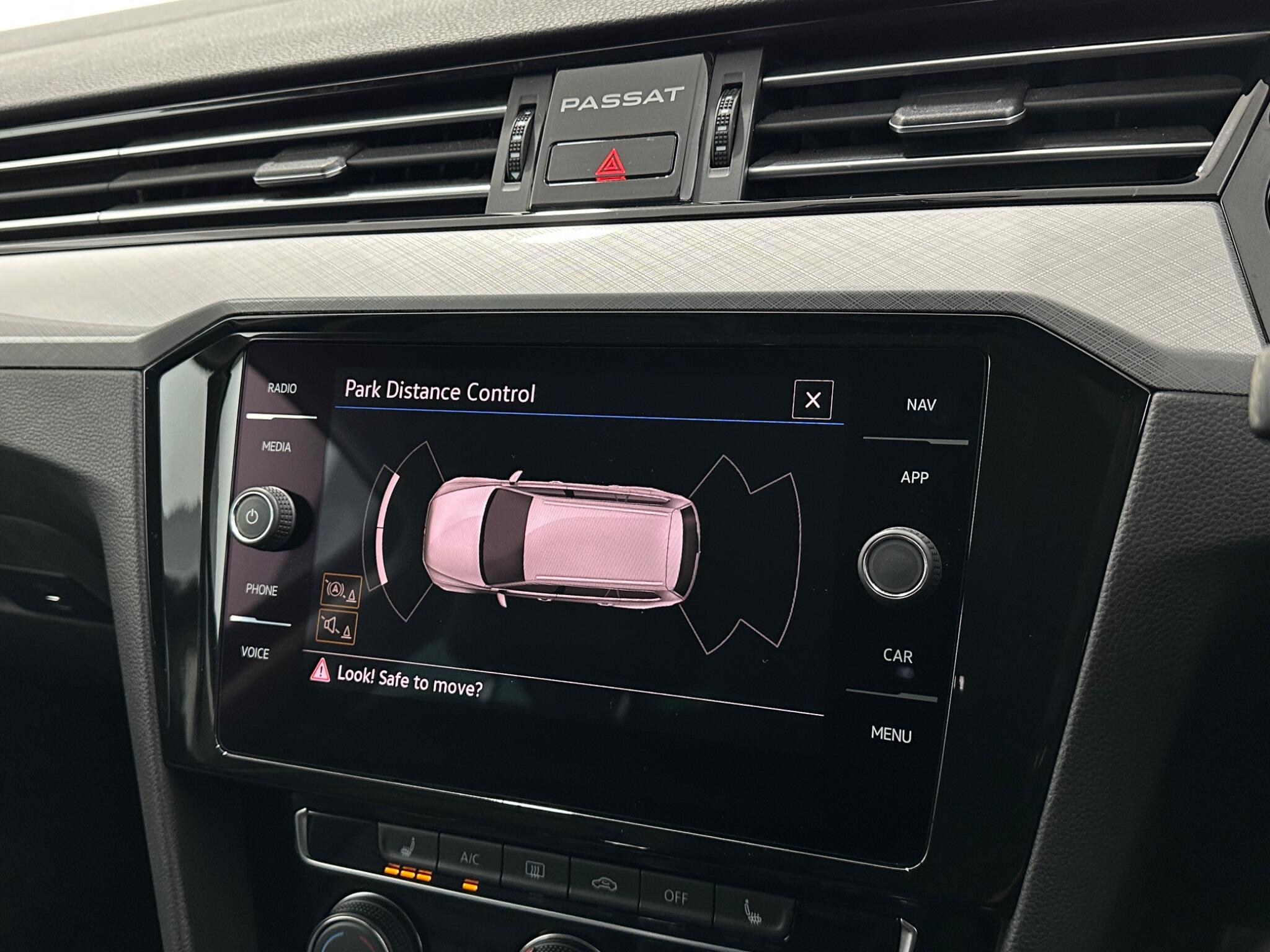 Volkswagen Passat view 23