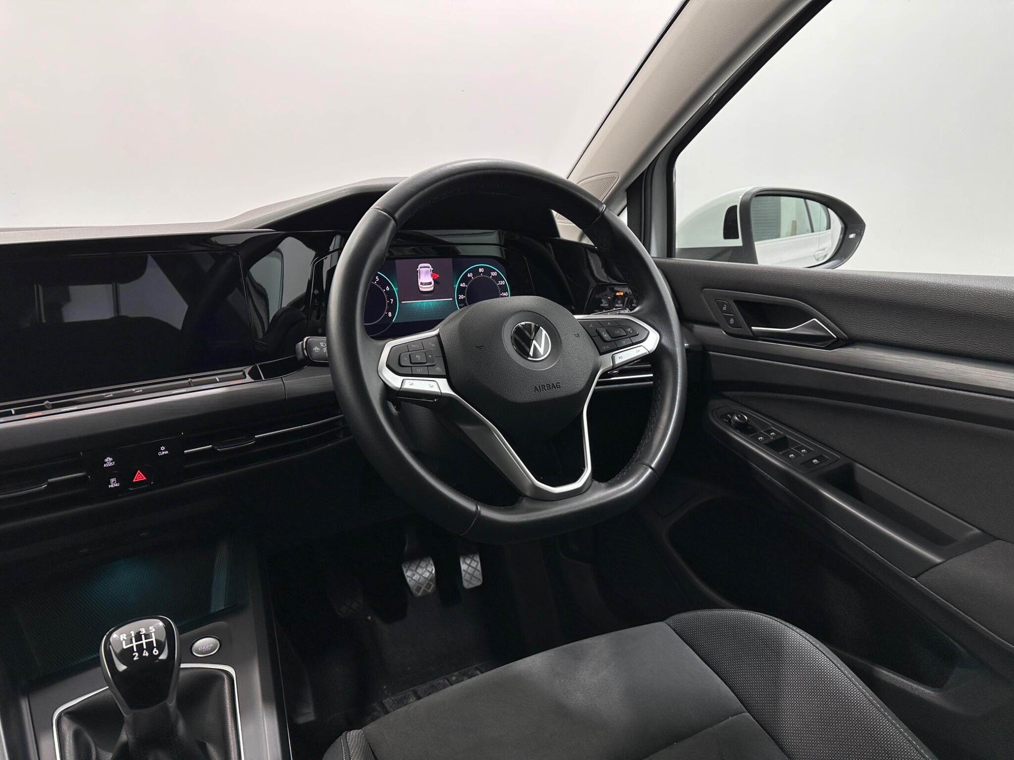 Volkswagen Golf view 12