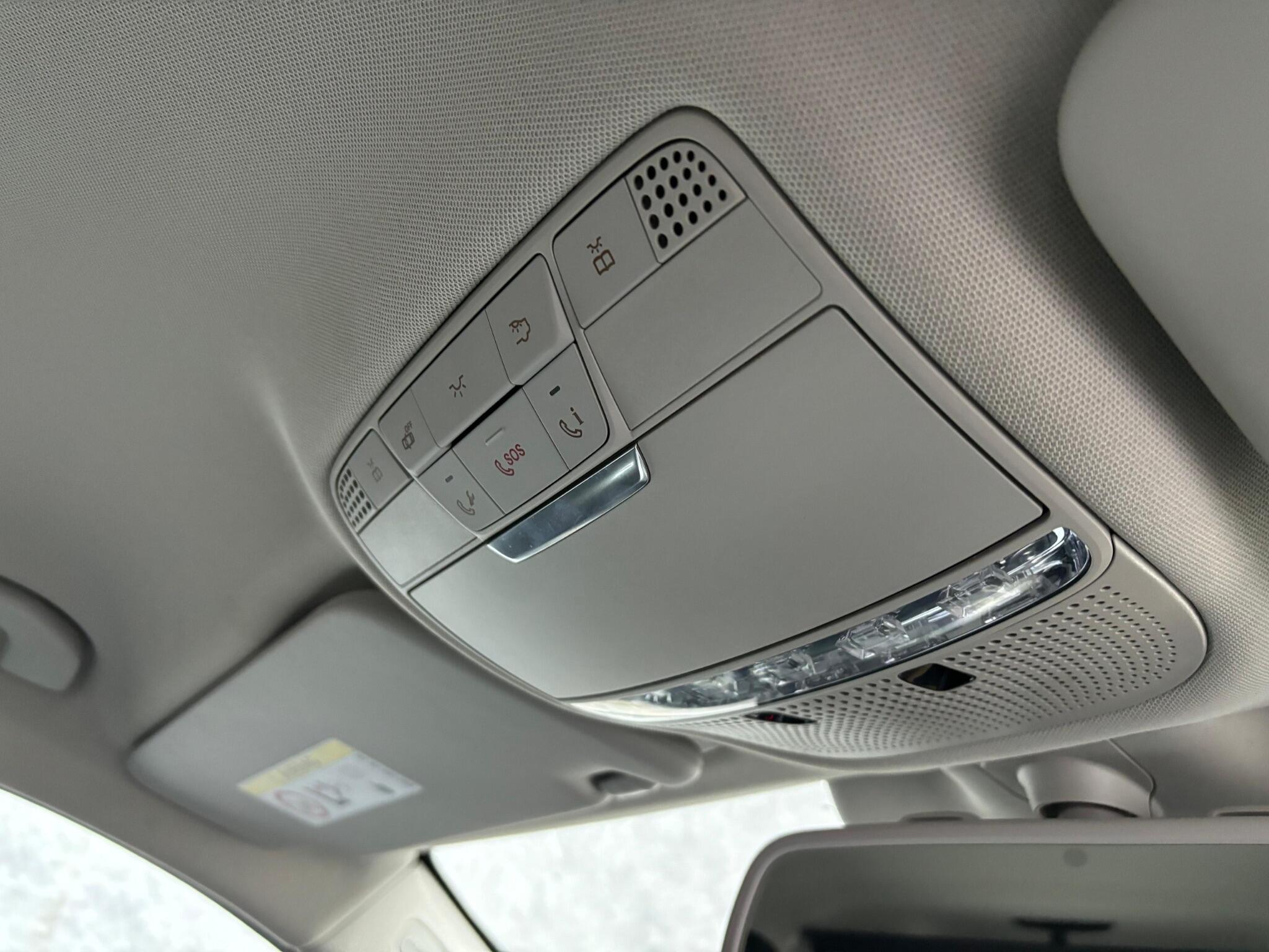 Mercedes-Benz C Class view 25