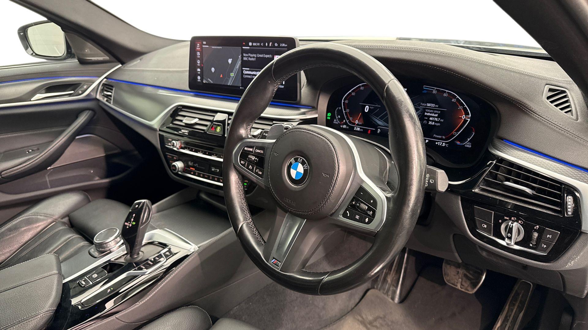 BMW 5 Series view 6