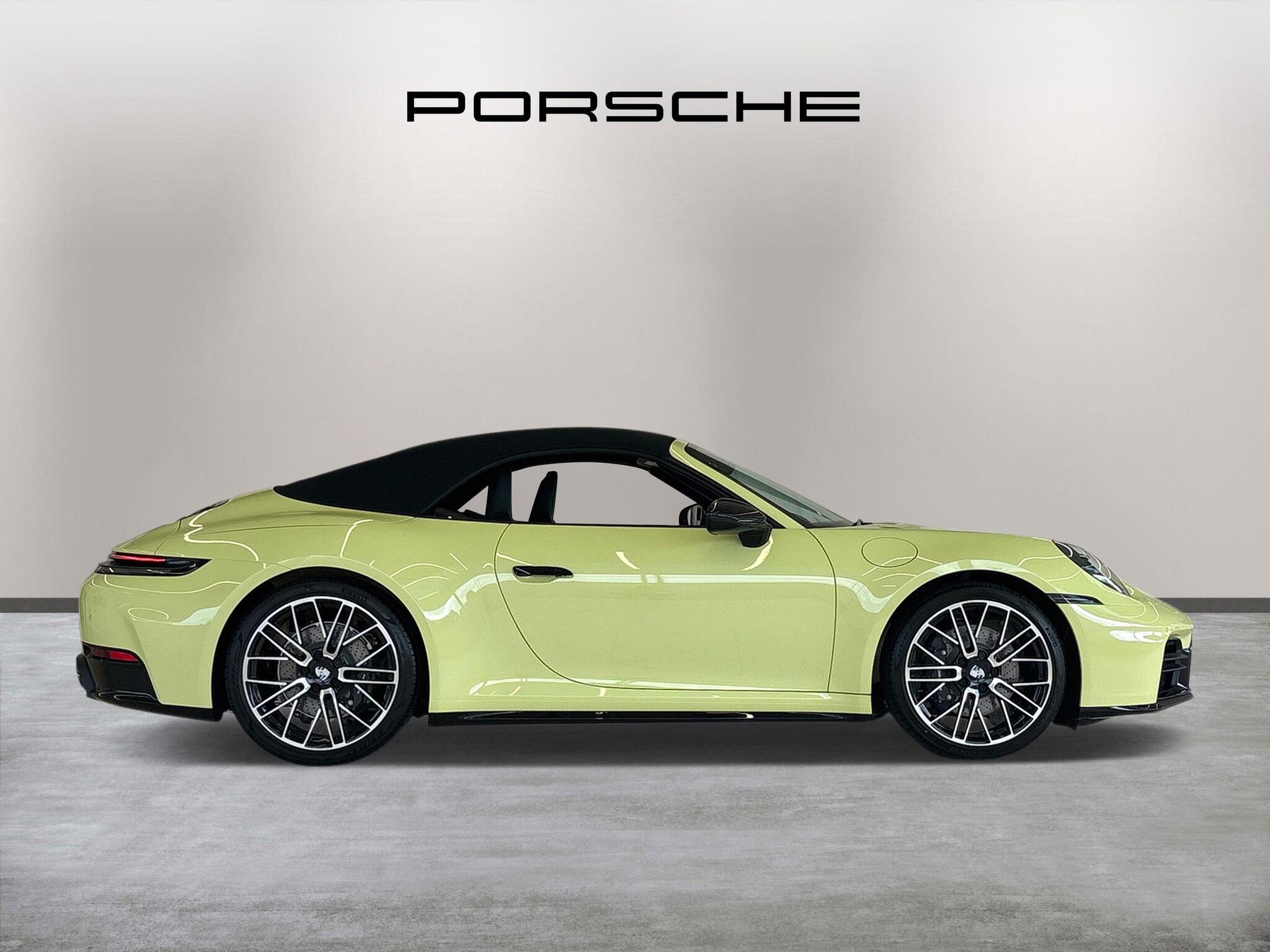 Porsche 911 view 14