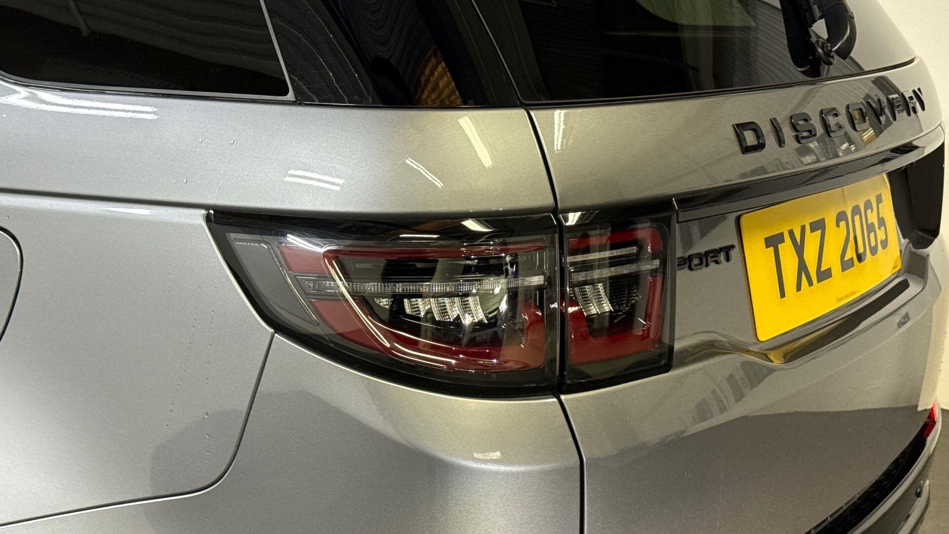 Land Rover Discovery Sport view 19